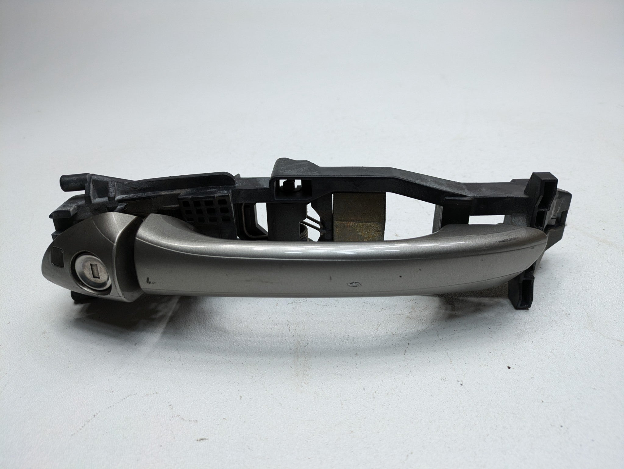 2004 - 2006 OEM MERCEDES-BENZ C230 FRONT LEFT DRIVER SIDE OUTSIDE DOOR HANDLE