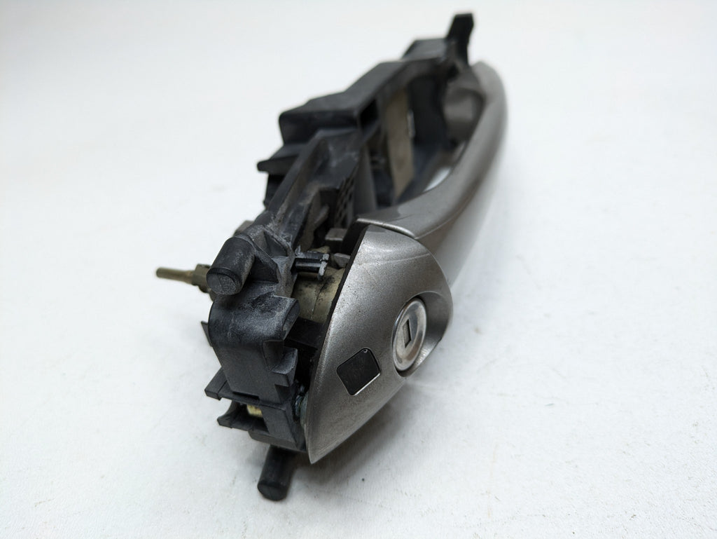 2004 - 2006 OEM MERCEDES-BENZ C230 FRONT LEFT DRIVER SIDE OUTSIDE DOOR HANDLE