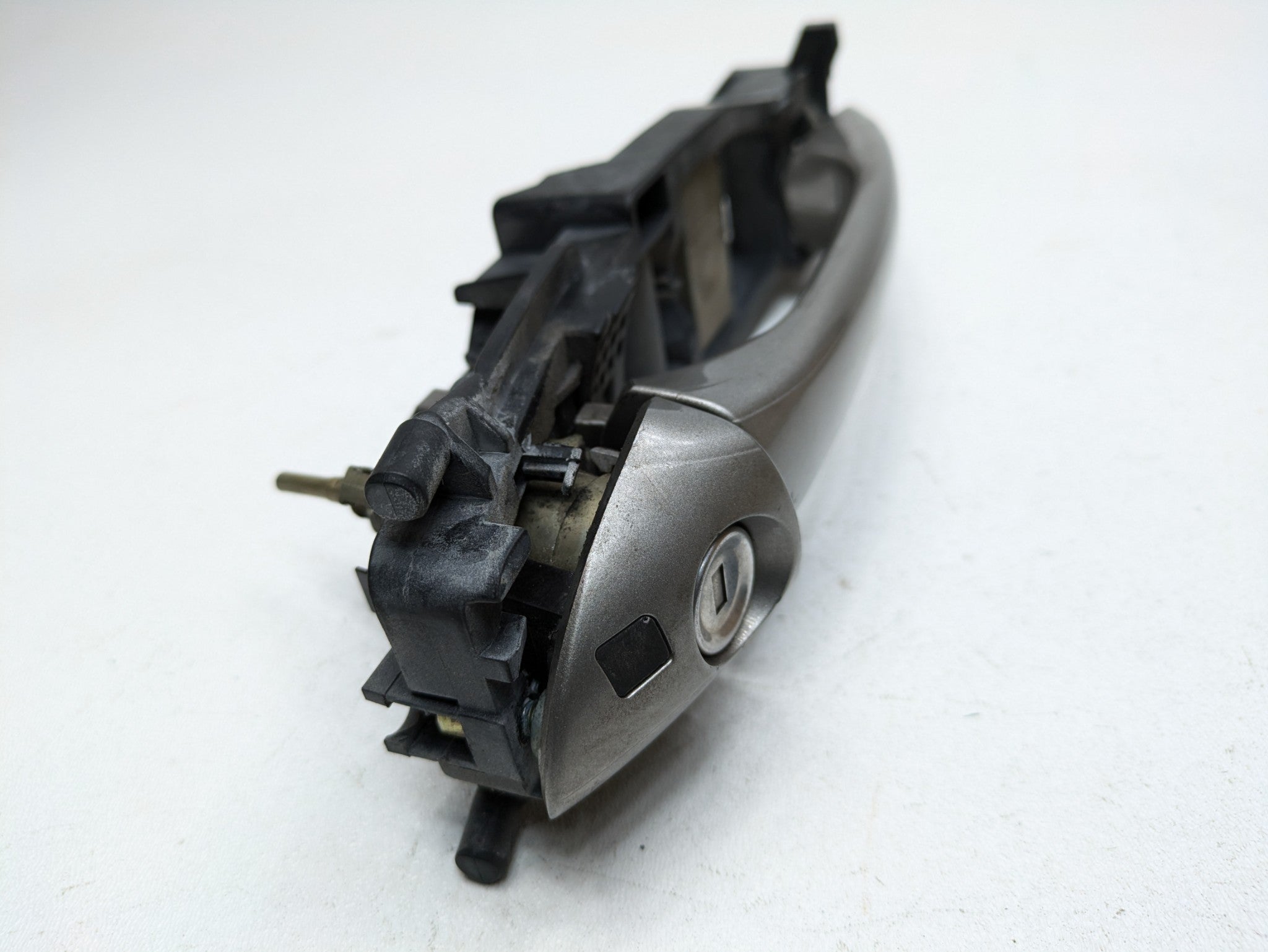 2004 - 2006 OEM MERCEDES-BENZ C230 FRONT LEFT DRIVER SIDE OUTSIDE DOOR HANDLE