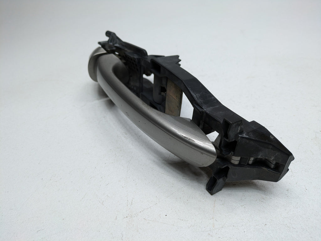 2004 - 2006 OEM MERCEDES-BENZ C230 FRONT LEFT DRIVER SIDE OUTSIDE DOOR HANDLE