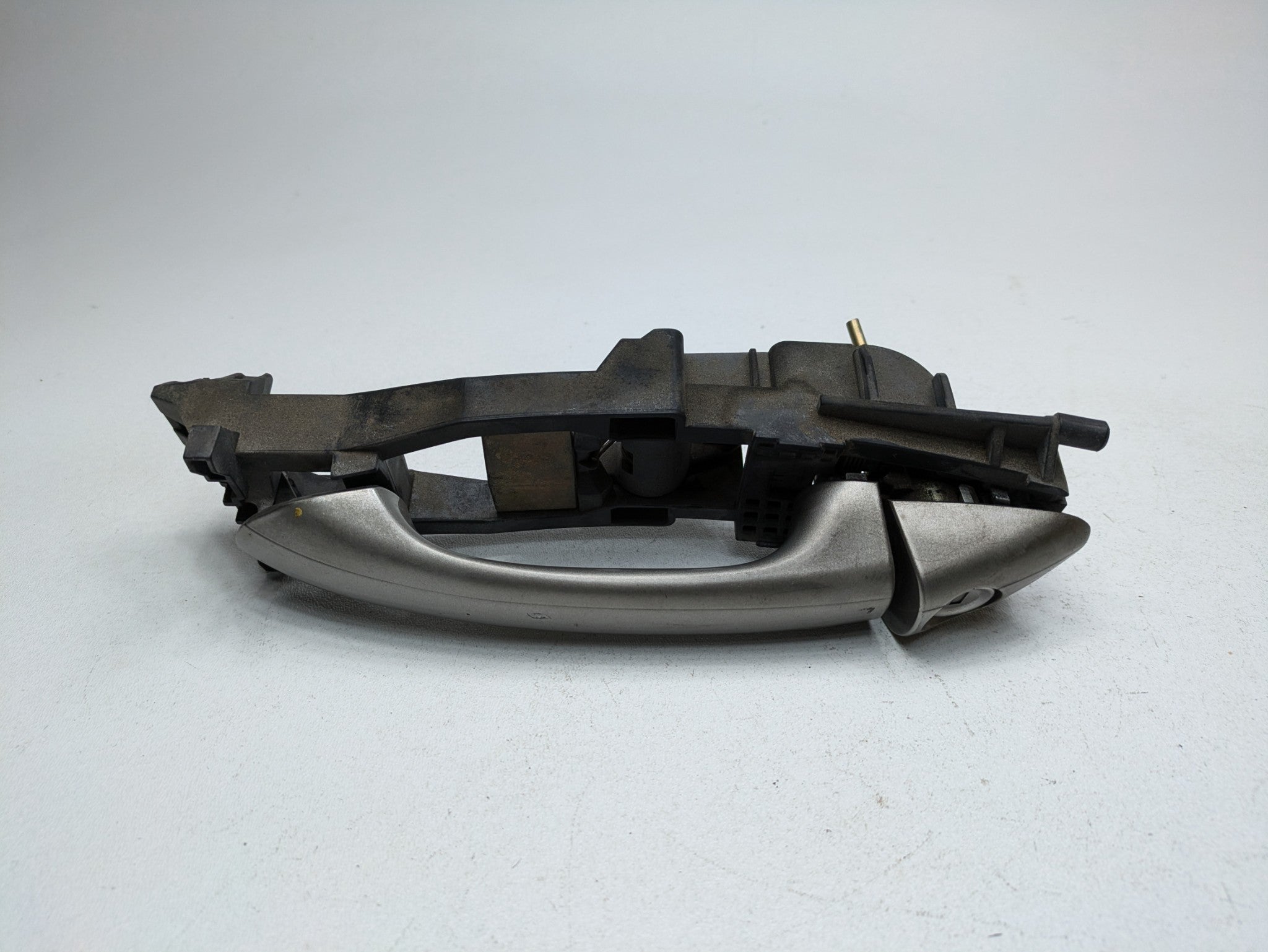 2004 - 2006 OEM MERCEDES-BENZ C230 FRONT LEFT DRIVER SIDE OUTSIDE DOOR HANDLE