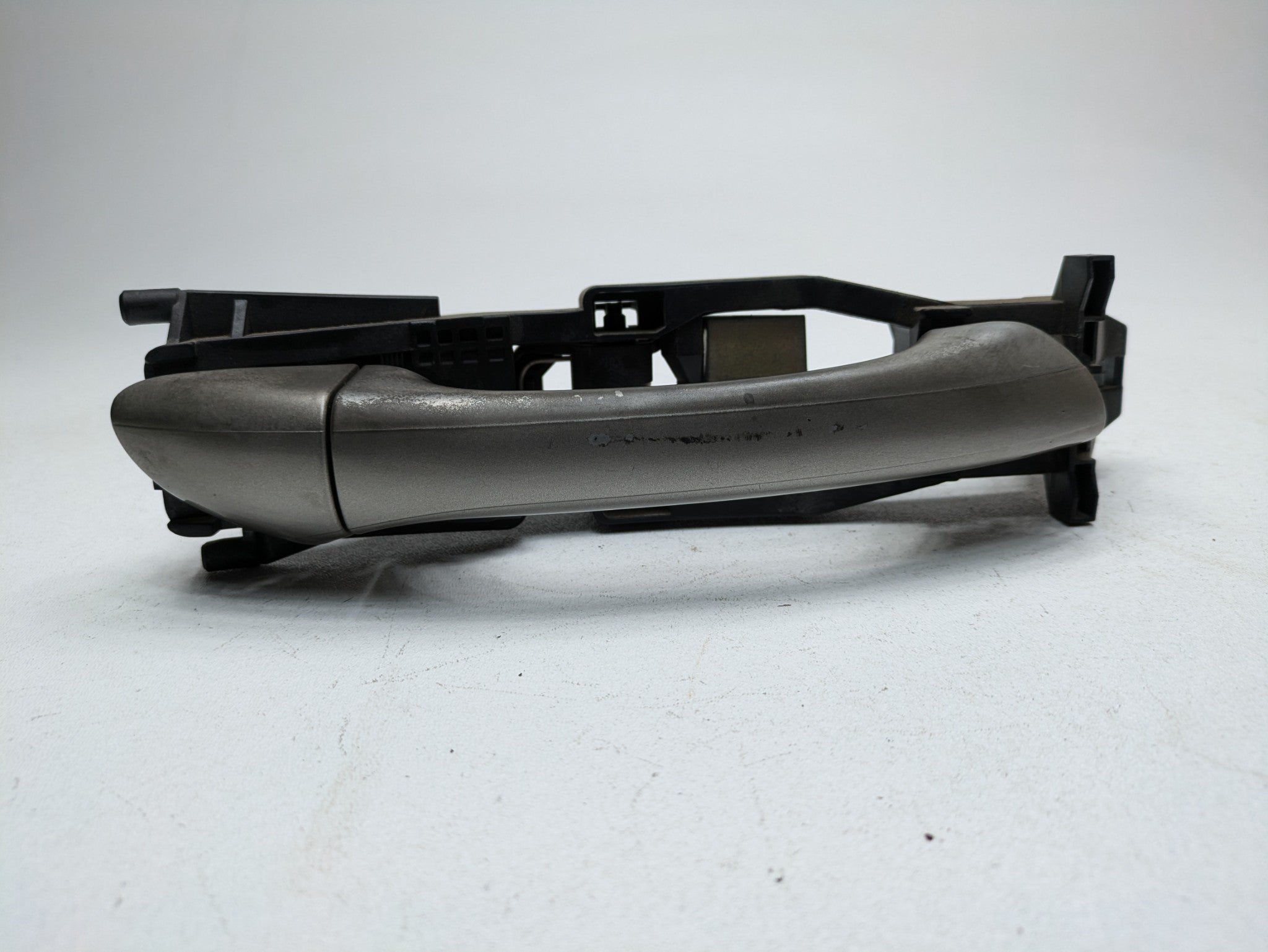 04 - 06 OEM MERCEDES-BENZ C230 FRONT RIGHT PASSENGER SIDE OUTSIDE DOOR HANDLE