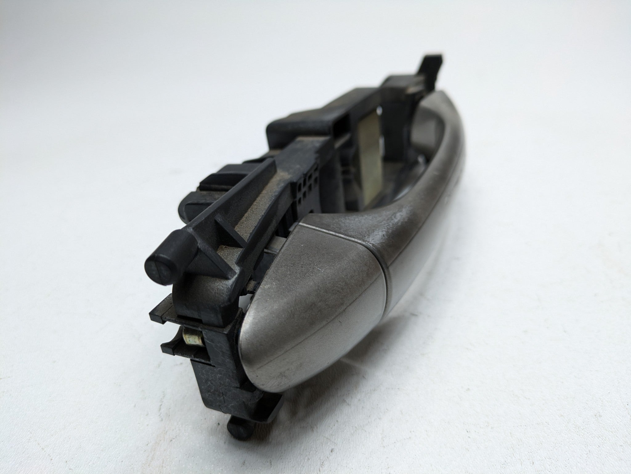 04 - 06 OEM MERCEDES-BENZ C230 FRONT RIGHT PASSENGER SIDE OUTSIDE DOOR HANDLE