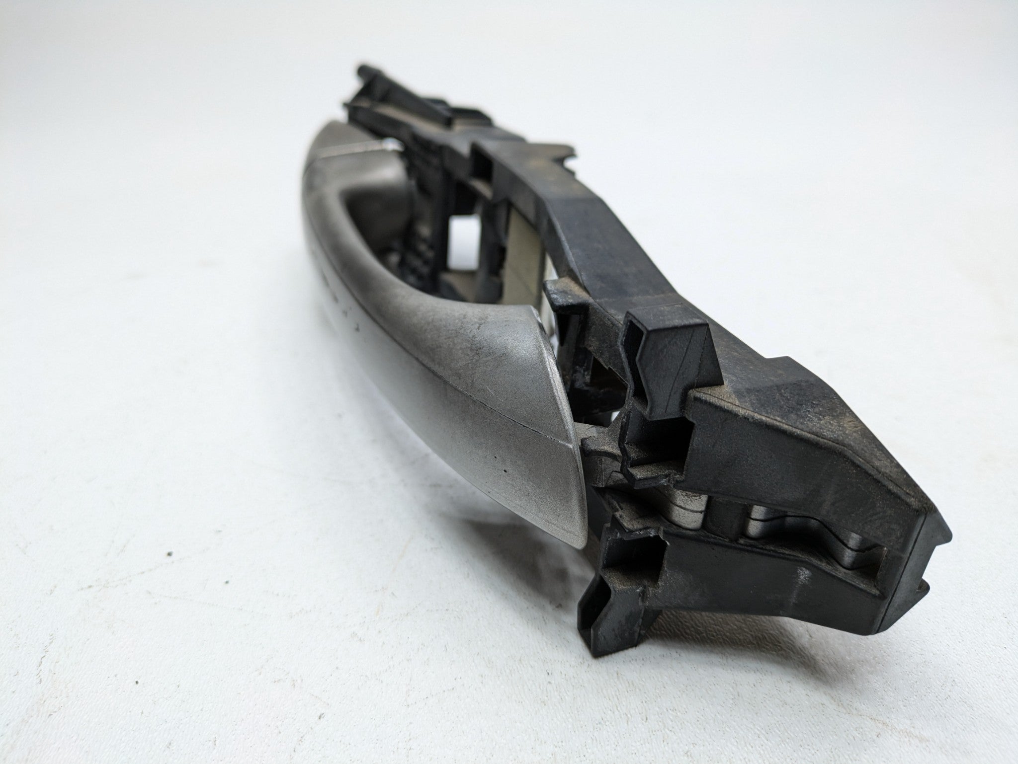 04 - 06 OEM MERCEDES-BENZ C230 FRONT RIGHT PASSENGER SIDE OUTSIDE DOOR HANDLE