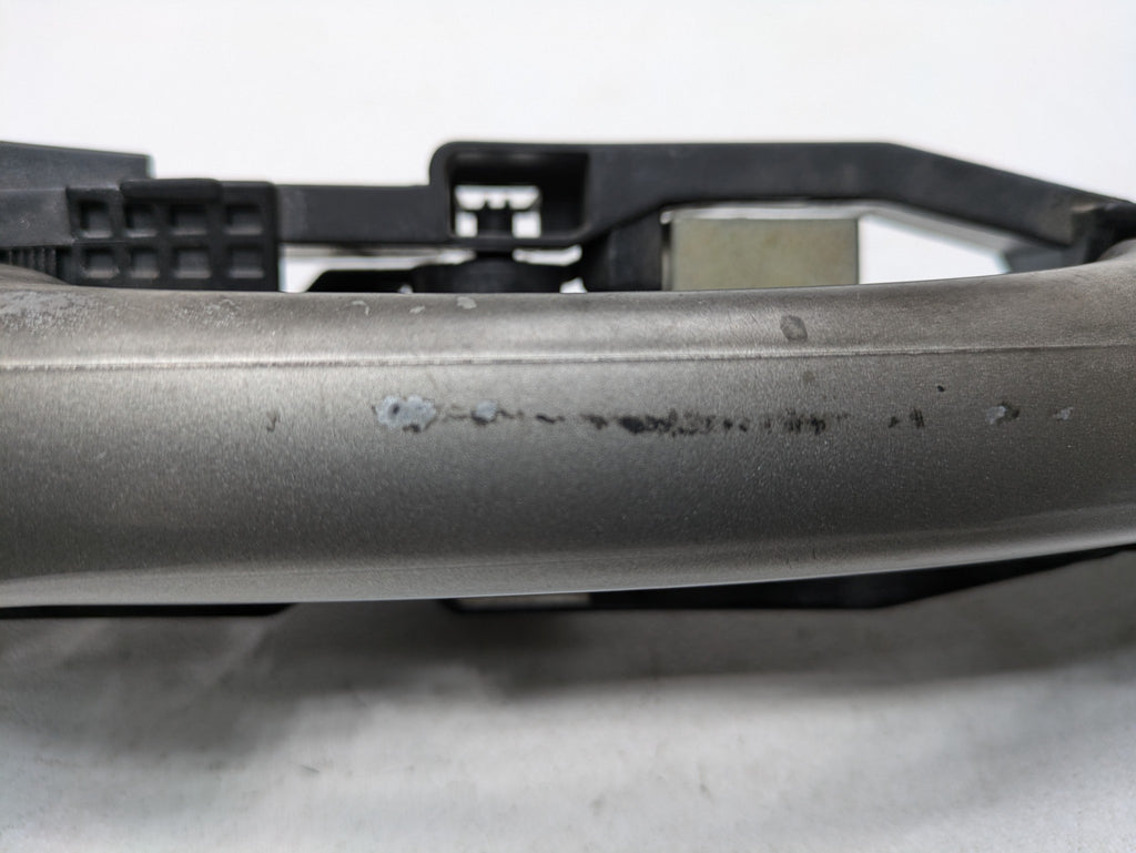 04 - 06 OEM MERCEDES-BENZ C230 FRONT RIGHT PASSENGER SIDE OUTSIDE DOOR HANDLE
