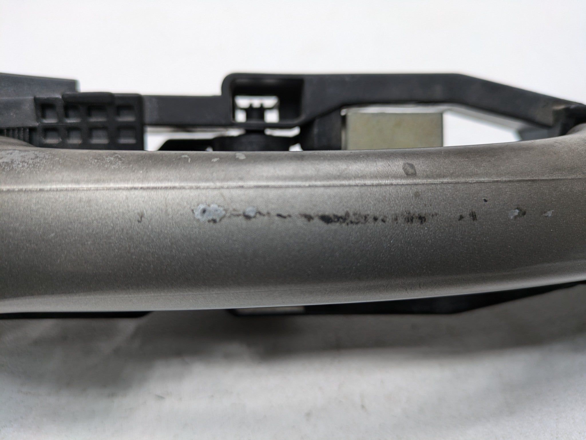 04 - 06 OEM MERCEDES-BENZ C230 FRONT RIGHT PASSENGER SIDE OUTSIDE DOOR HANDLE