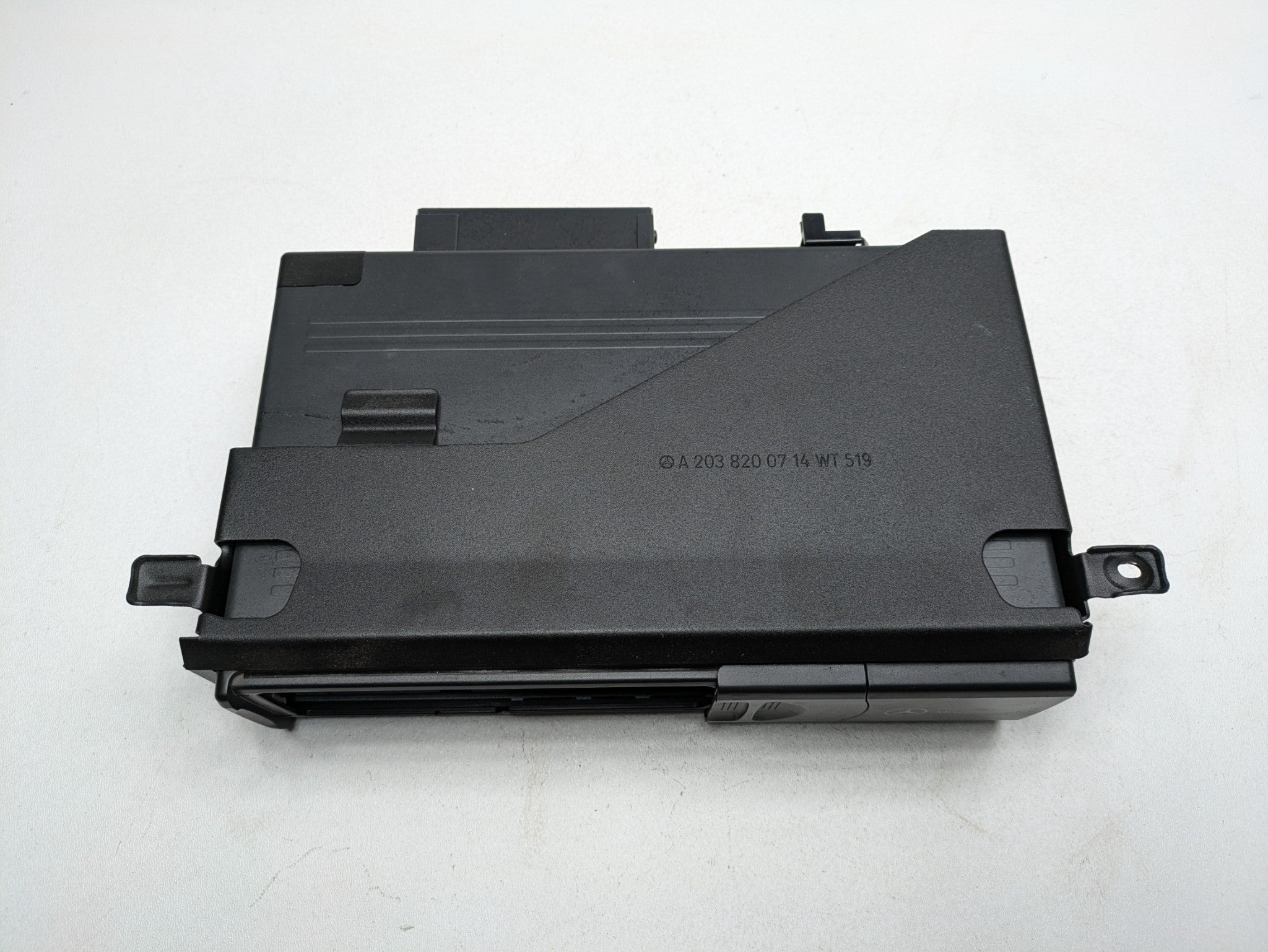 04 - 06 OEM MERCEDES-BENZ C230 AUDIO AND VISUAL CD CHANGER RECEIVER MODULE UNIT