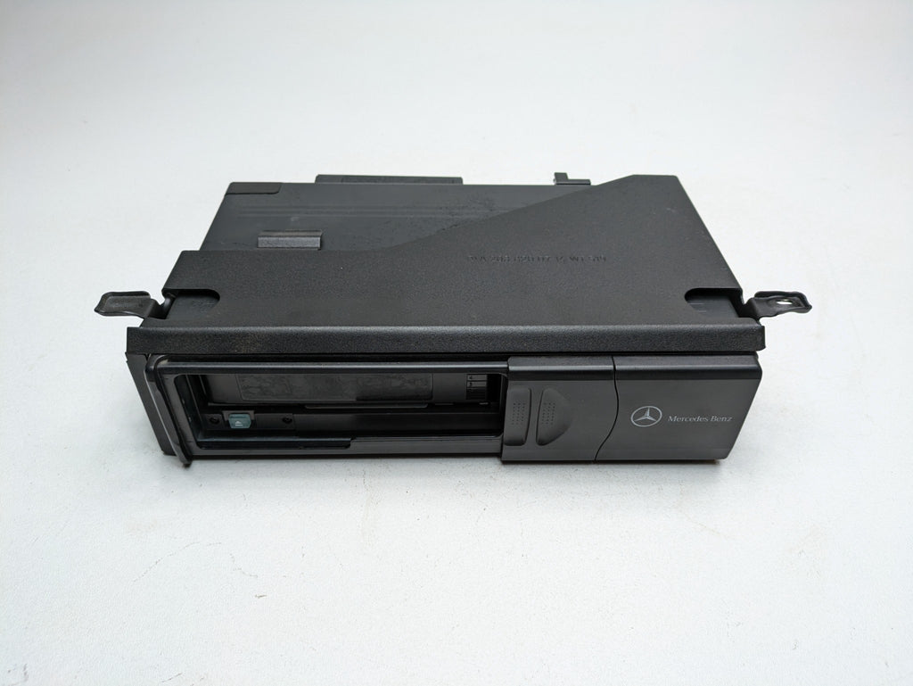 04 - 06 OEM MERCEDES-BENZ C230 AUDIO AND VISUAL CD CHANGER RECEIVER MODULE UNIT