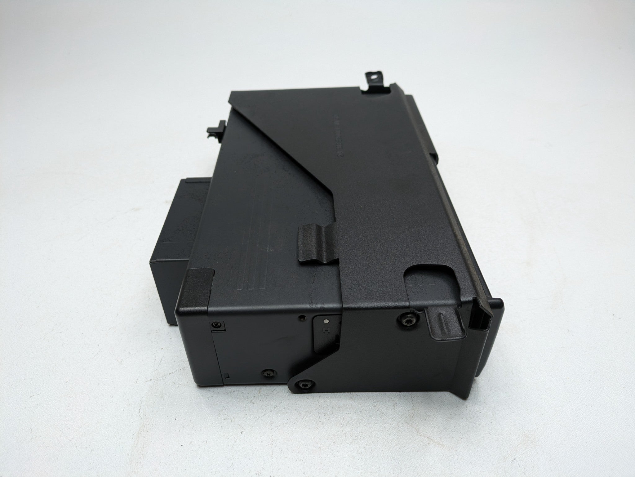 04 - 06 OEM MERCEDES-BENZ C230 AUDIO AND VISUAL CD CHANGER RECEIVER MODULE UNIT