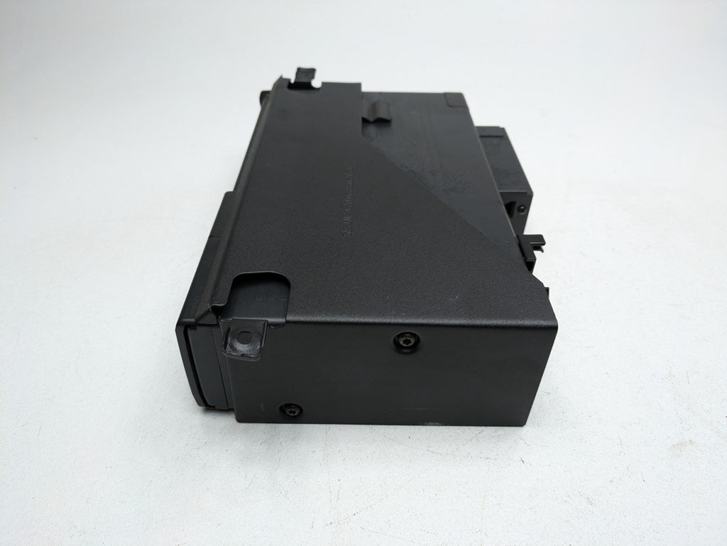 04 - 06 OEM MERCEDES-BENZ C230 AUDIO AND VISUAL CD CHANGER RECEIVER MODULE UNIT