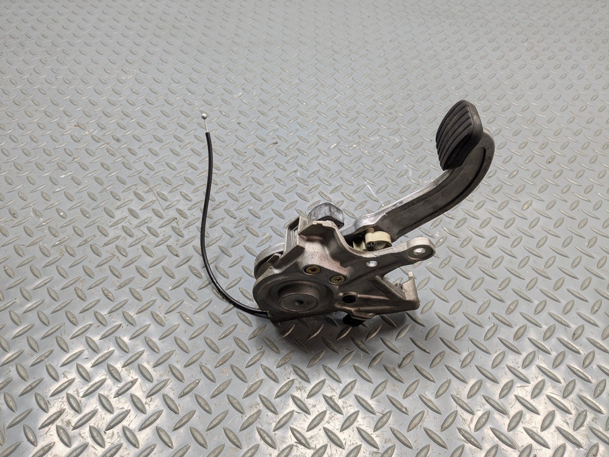 2004 - 2006 OEM MERCEDES-BENZ C230 EMERGENCY PARKING BRAKE PEDAL