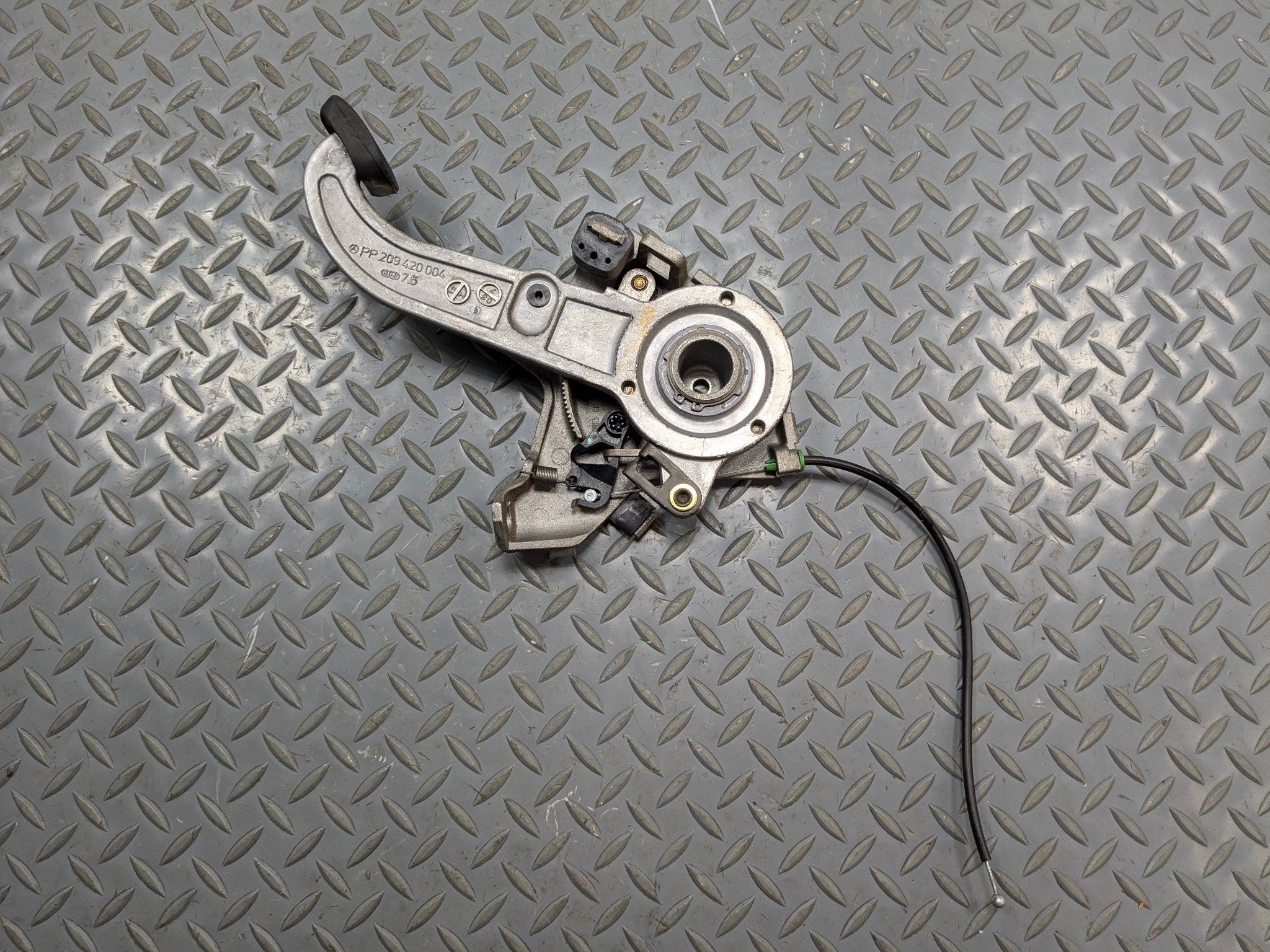 2004 - 2006 OEM MERCEDES-BENZ C230 EMERGENCY PARKING BRAKE PEDAL