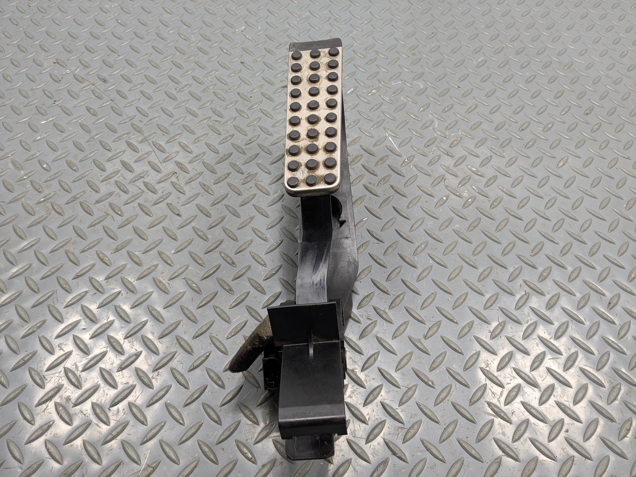 2004 - 2006 OEM MERCEDES-BENZ C230 GAS ACCELERATOR THROTTLE PEDAL SENSOR