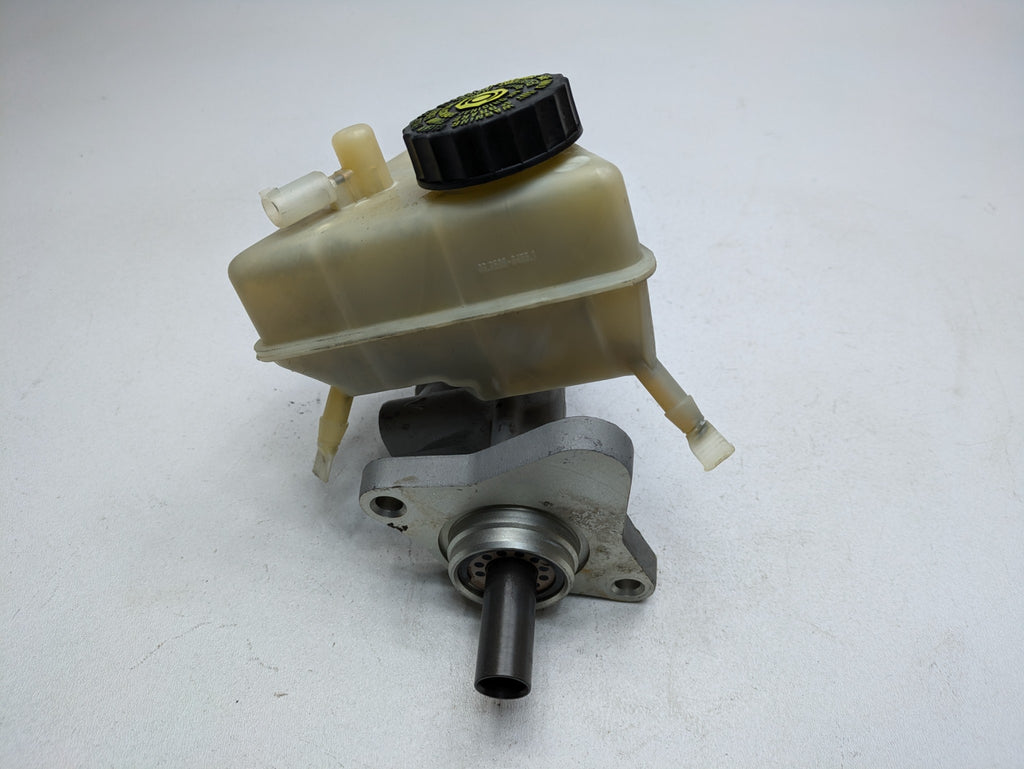 04 - 06 OEM MERCEDES-BENZ C230 BRAKE MASTER CYLINDER RESERVOIR EXPANSION TANK