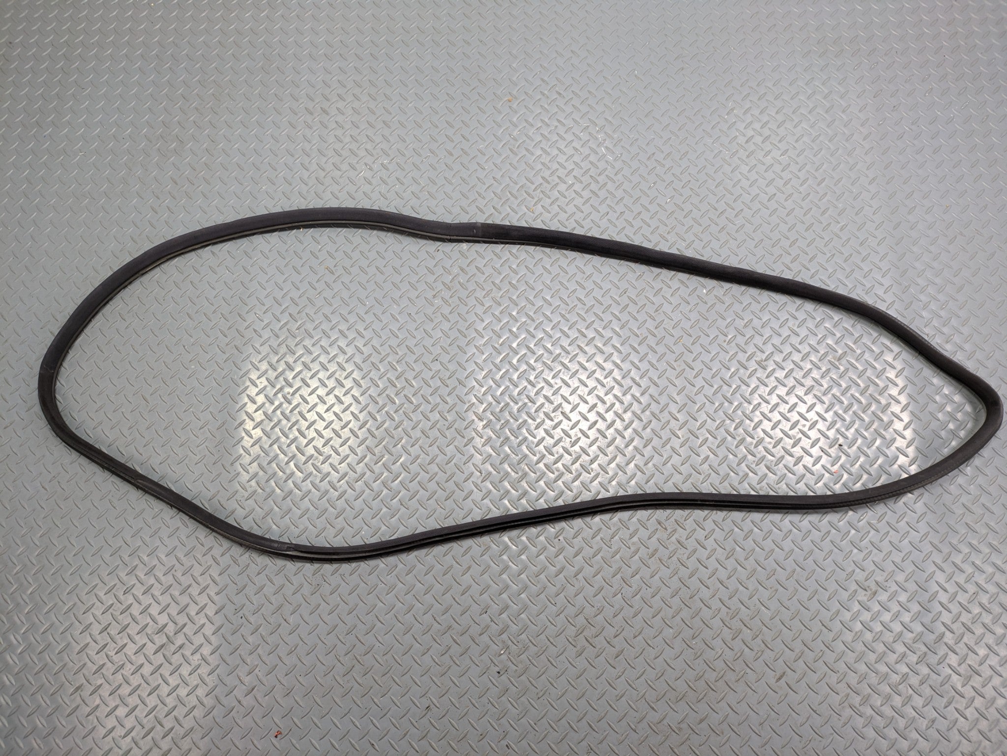 2004 - 2006 OEM MERCEDES-BENZ C230 FRONT LEFT SIDE WEATHER STRIPPING DOOR SEAL