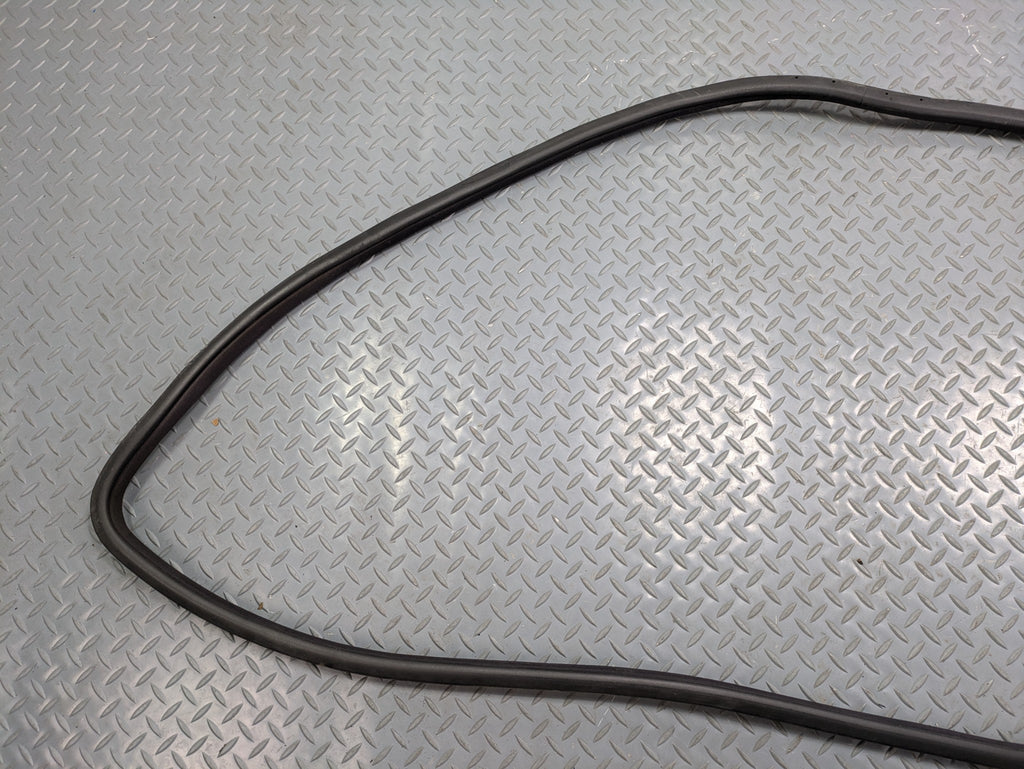 2004 - 2006 OEM MERCEDES-BENZ C230 FRONT LEFT SIDE WEATHER STRIPPING DOOR SEAL