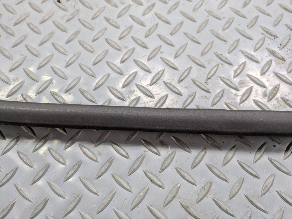 2004 - 2006 OEM MERCEDES-BENZ C230 FRONT LEFT SIDE WEATHER STRIPPING DOOR SEAL