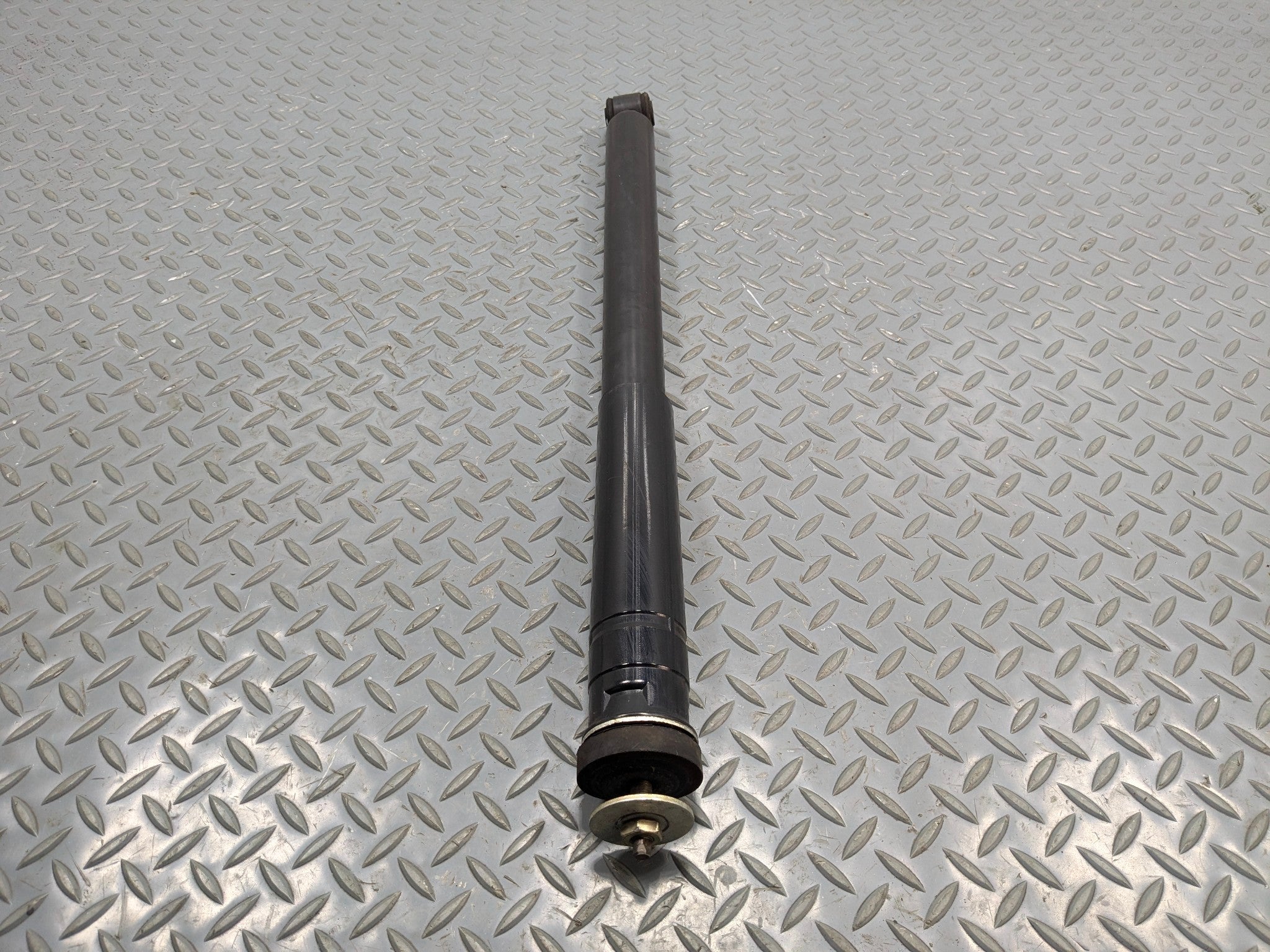 04 - 06 OEM MERCEDES-BENZ C230 REAR RIGHT SIDE SUSPENSION STRUT ABSORBER