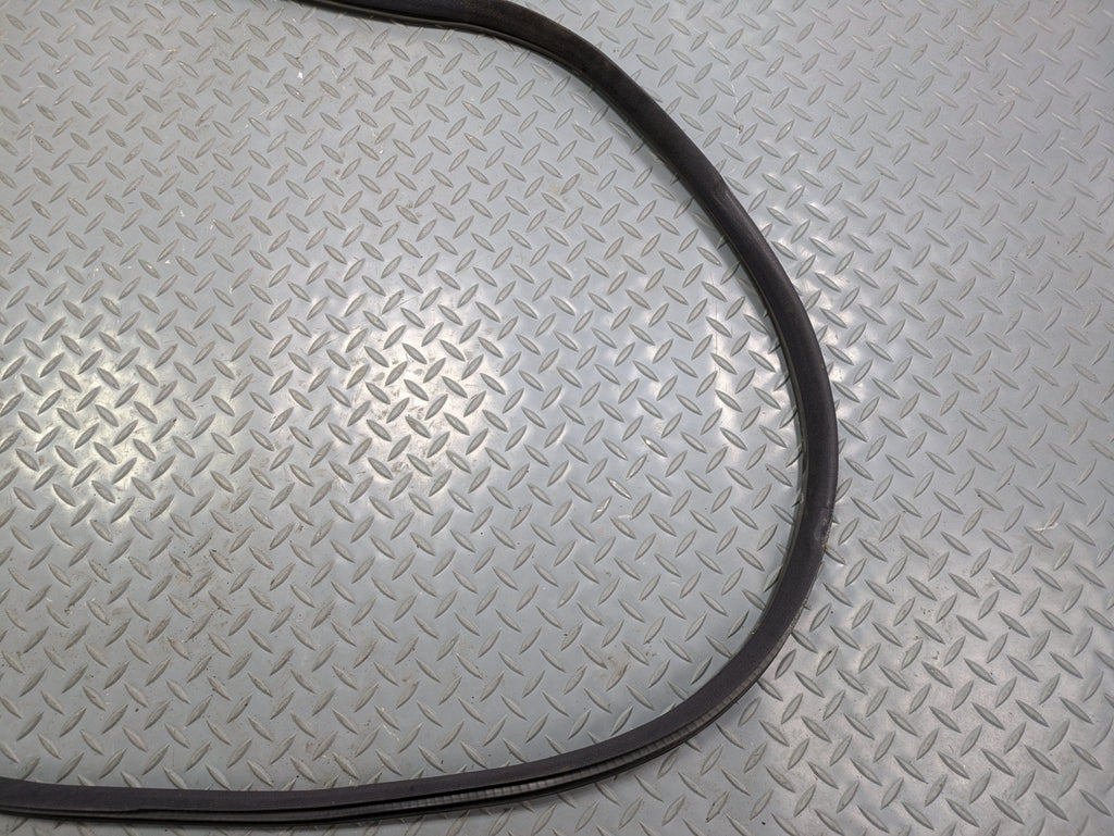 2004 - 2006 OEM MERCEDES-BENZ C230 FRONT RIGHT WEATHER STRIPPING DOOR SEAL