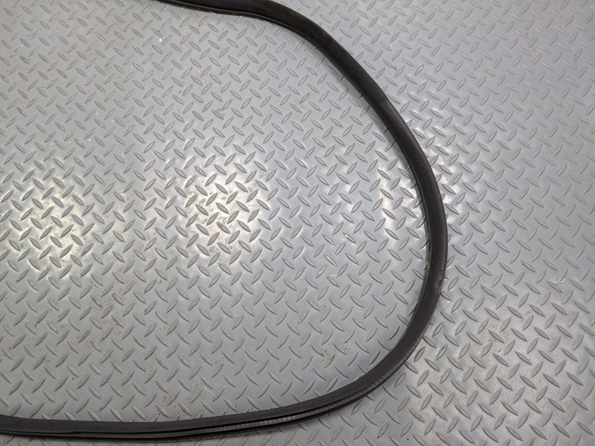 2004 - 2006 OEM MERCEDES-BENZ C230 FRONT RIGHT WEATHER STRIPPING DOOR SEAL