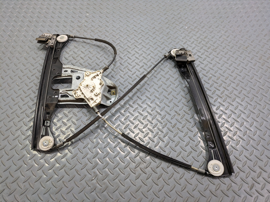 2004 - 2006 OEM MERCEDES-BENZ C230 FRONT RIGHT PASSENGER SIDE DOOR REGULATOR