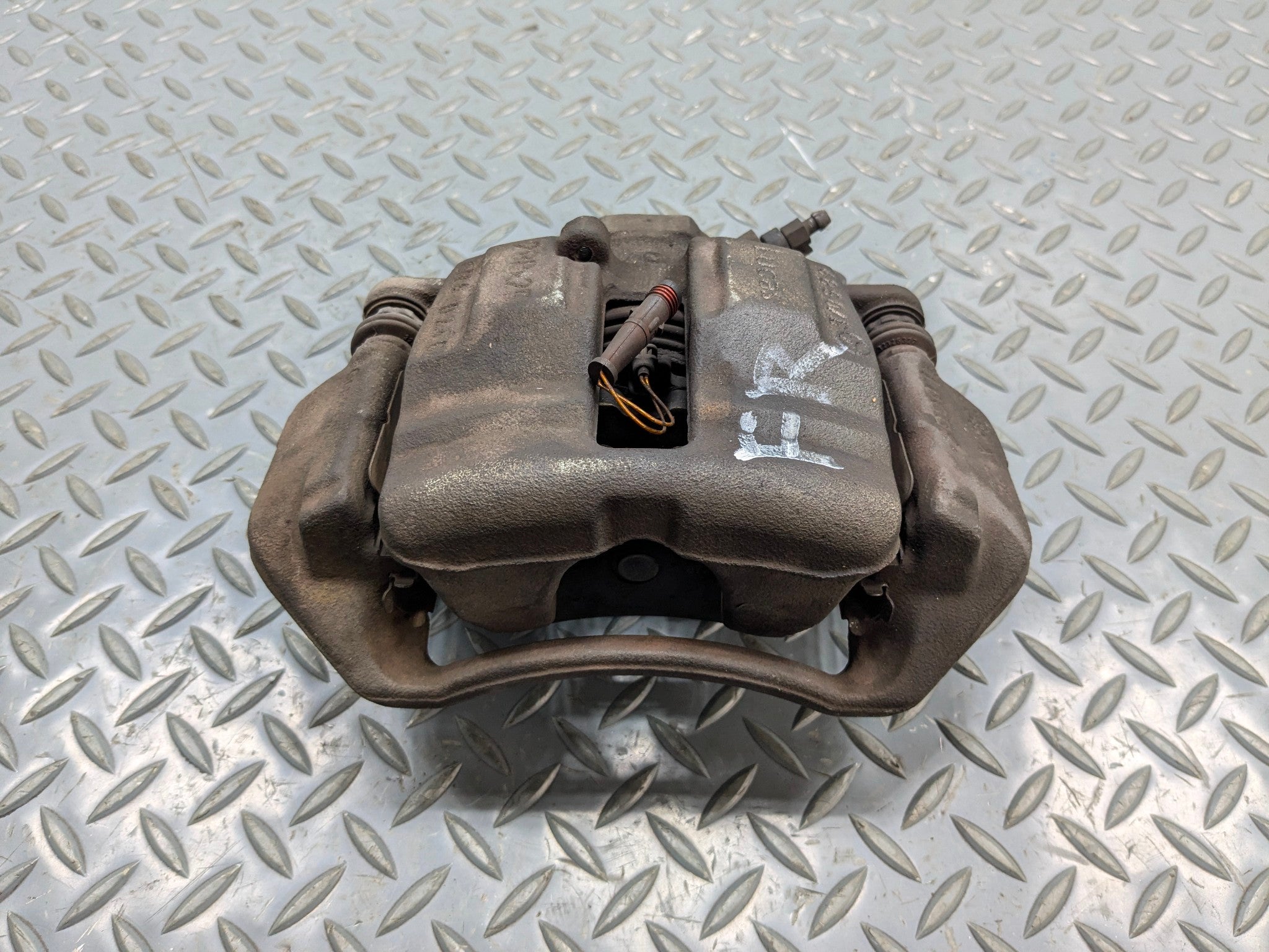 04 - 06 OEM MERCEDES-BENZ C230 FRONT RIGHT PASSENGER SIDE BRAKE CALIPER ASSEMBLY