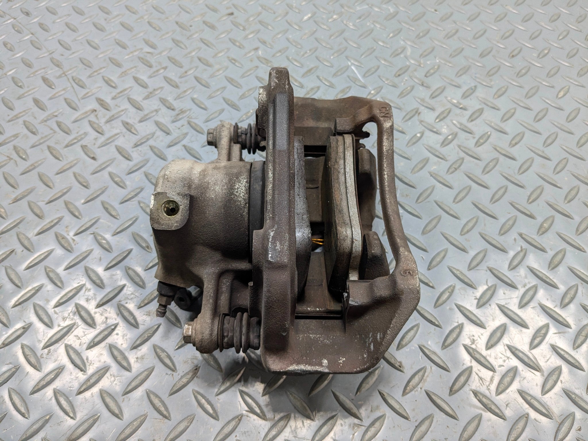 04 - 06 OEM MERCEDES-BENZ C230 FRONT RIGHT PASSENGER SIDE BRAKE CALIPER ASSEMBLY