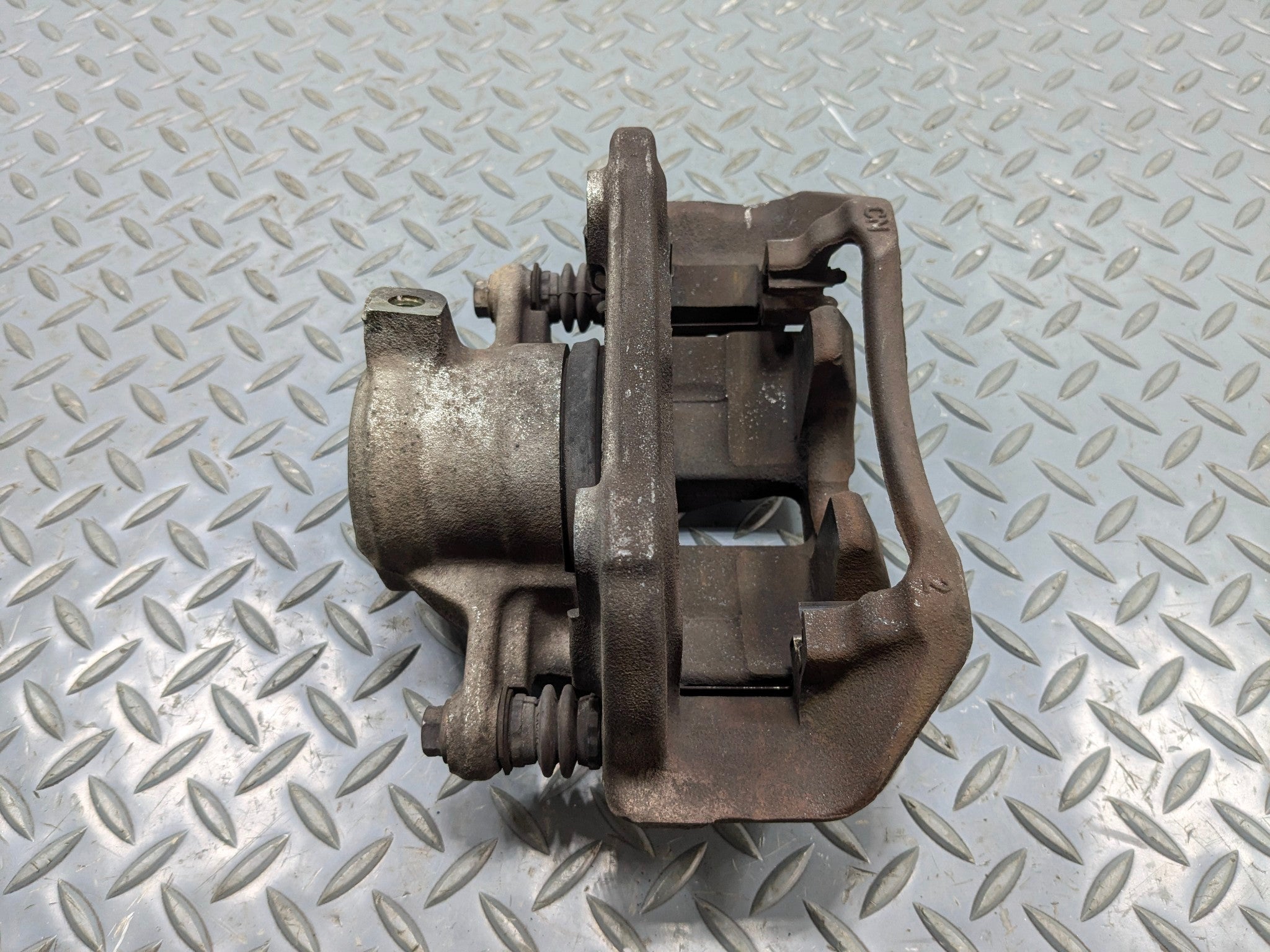 2004 - 2006 OEM MERCEDES-BENZ C230 FRONT LEFT DRIVER SIDE BRAKE CALIPER ASSEMBLY