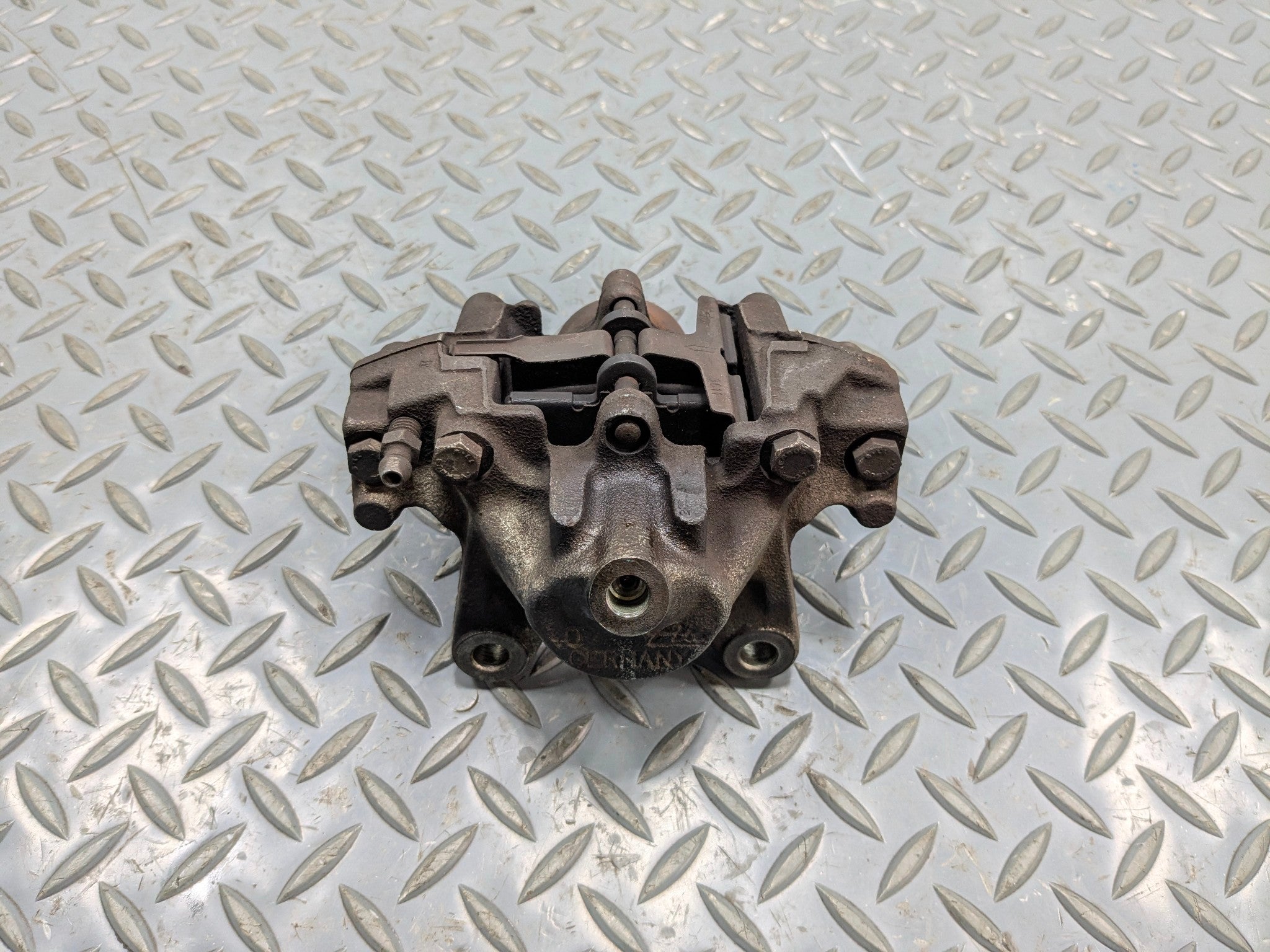 04 - 06 OEM MERCEDES-BENZ C230 REAR RIGHT PASSENGER SIDE BRAKE CALIPER ASSEMBLY