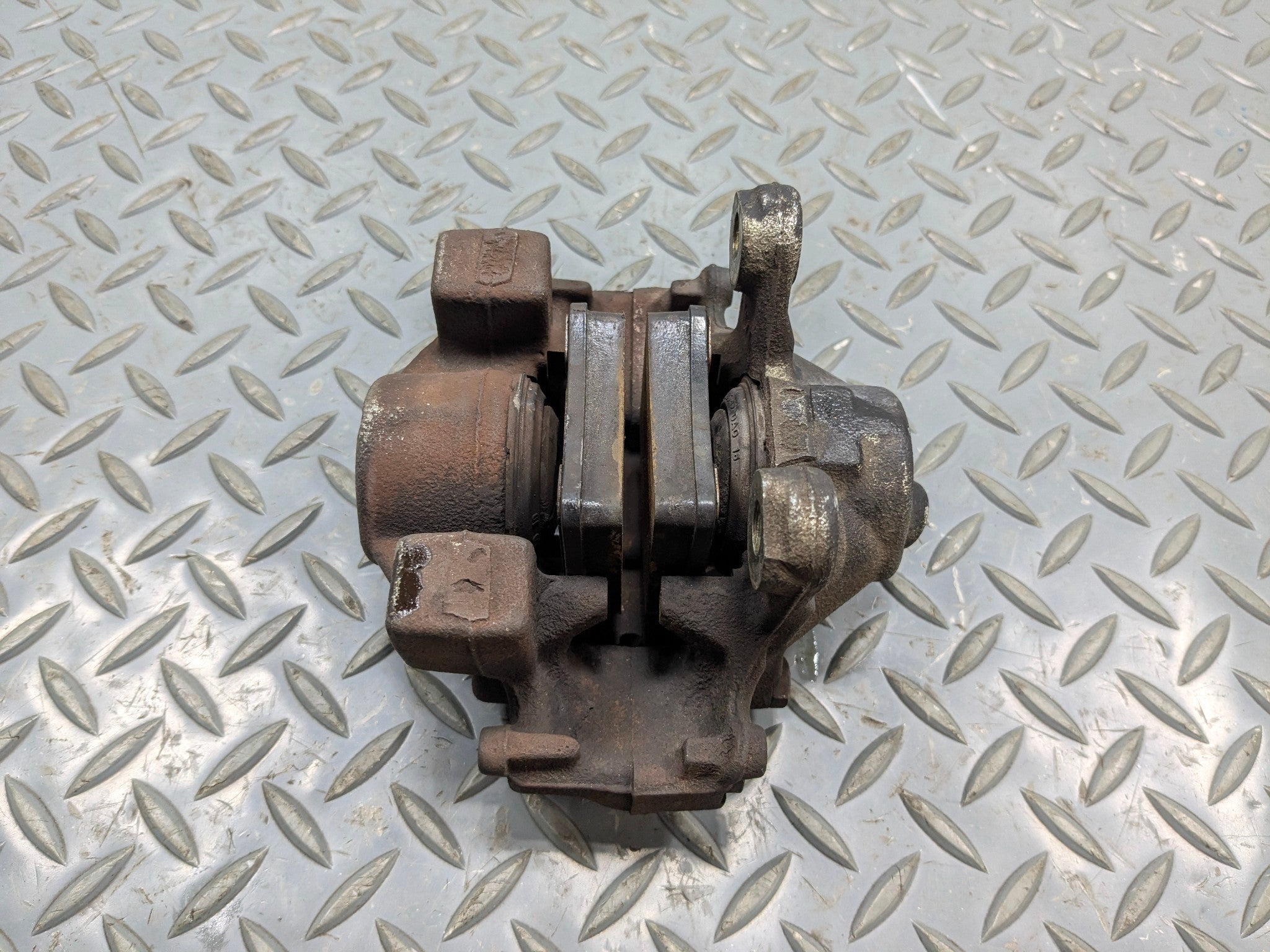 04 - 06 OEM MERCEDES-BENZ C230 REAR RIGHT PASSENGER SIDE BRAKE CALIPER ASSEMBLY