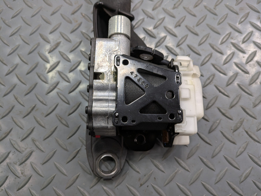 2004 - 2006 OEM MERCEDES-BENZ C230 FRONT LEFT DRIVER SIDE SEAT BELT BLACK