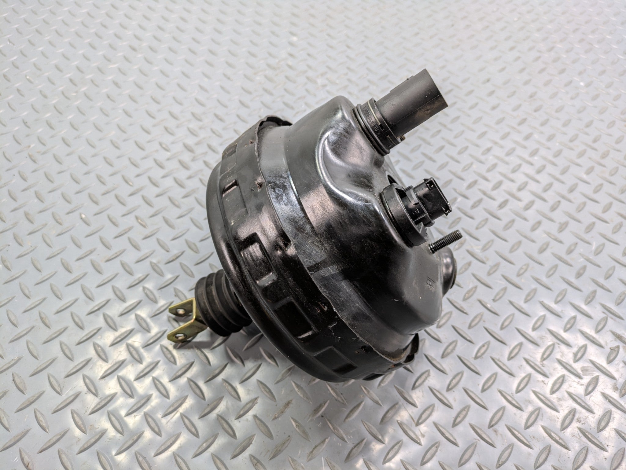 2004 - 2006 OEM MERCEDES-BENZ C230 POWER BRAKE BOOSTER ASSEMBLY