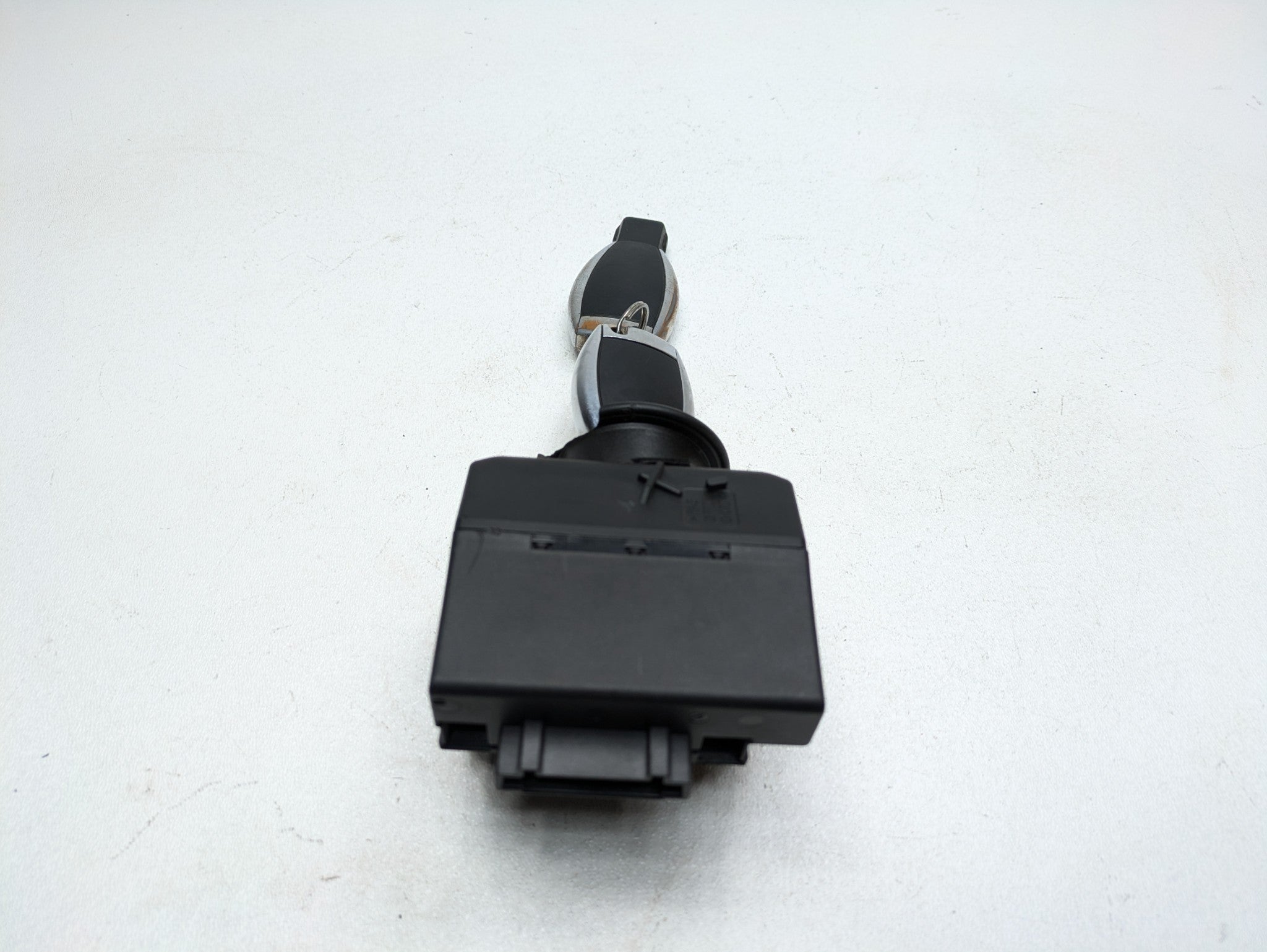 2004 - 2006 OEM MERCEDES-BENZ C230 ENGINE START IGNITION SWITCH WITH KEY