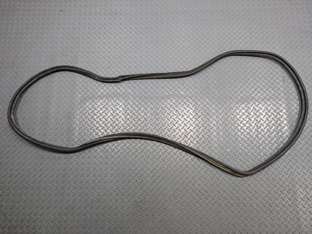 04 - 06 OEM MERCEDES-BENZ C230 REAR TRUNK TAILGATE SEAL WEATHER STRIPPING RUBBER
