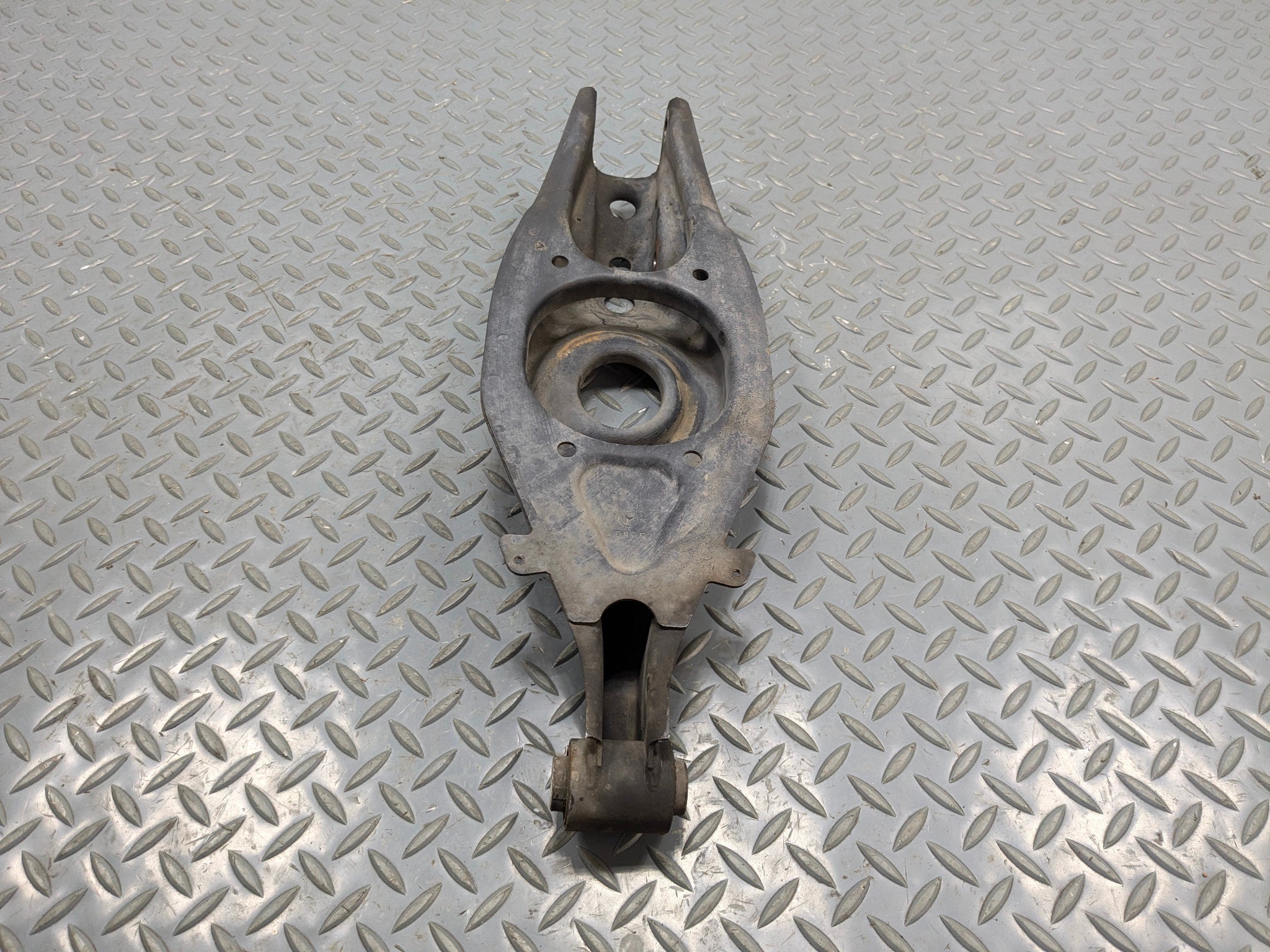 2004 - 2006 OEM MERCEDES-BENZ C230 REAR RIGHT SIDE SUSPENSION LOWER CONTROL ARM