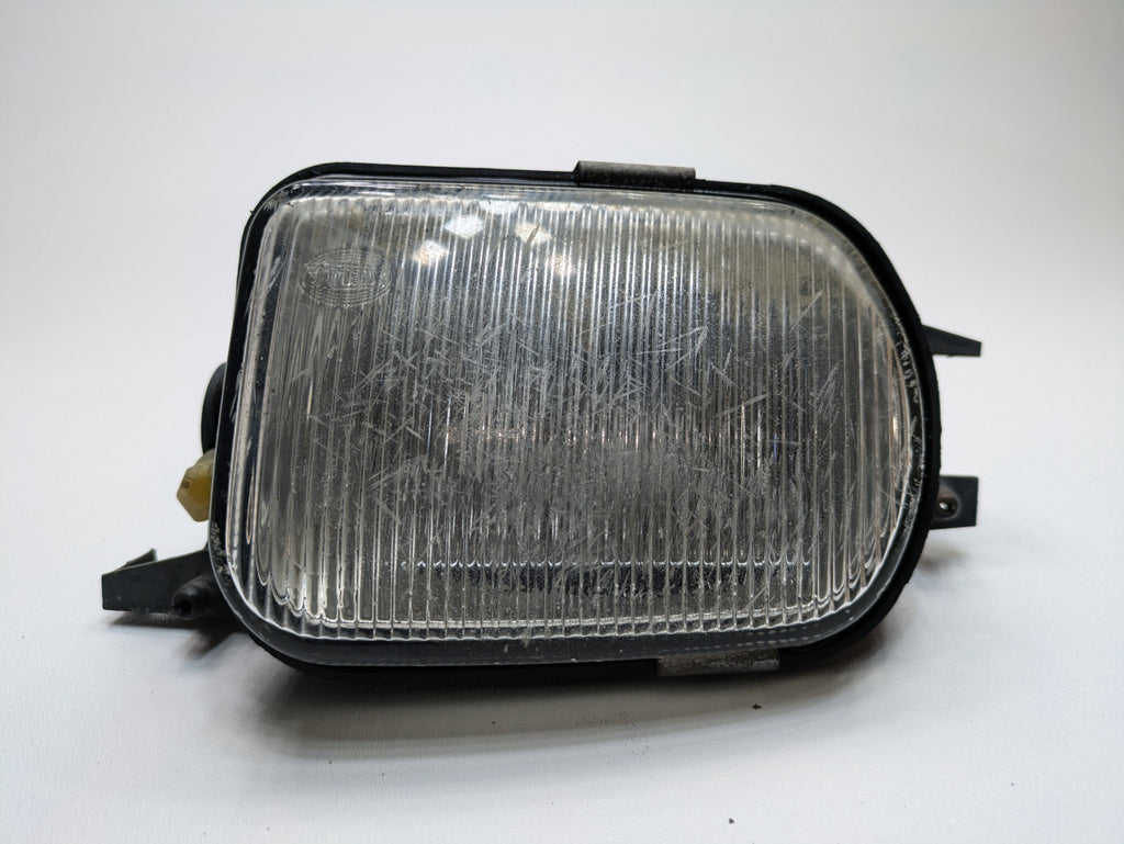 04 - 06 OEM MERCEDES-BENZ C230 FRONT RIGHT PASSENGER SIDE BUMPER FOG LIGHT LAMP