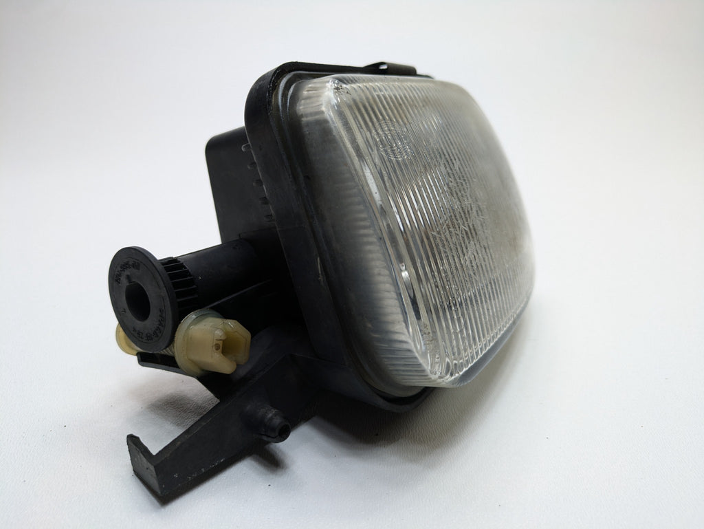 04 - 06 OEM MERCEDES-BENZ C230 FRONT RIGHT PASSENGER SIDE BUMPER FOG LIGHT LAMP