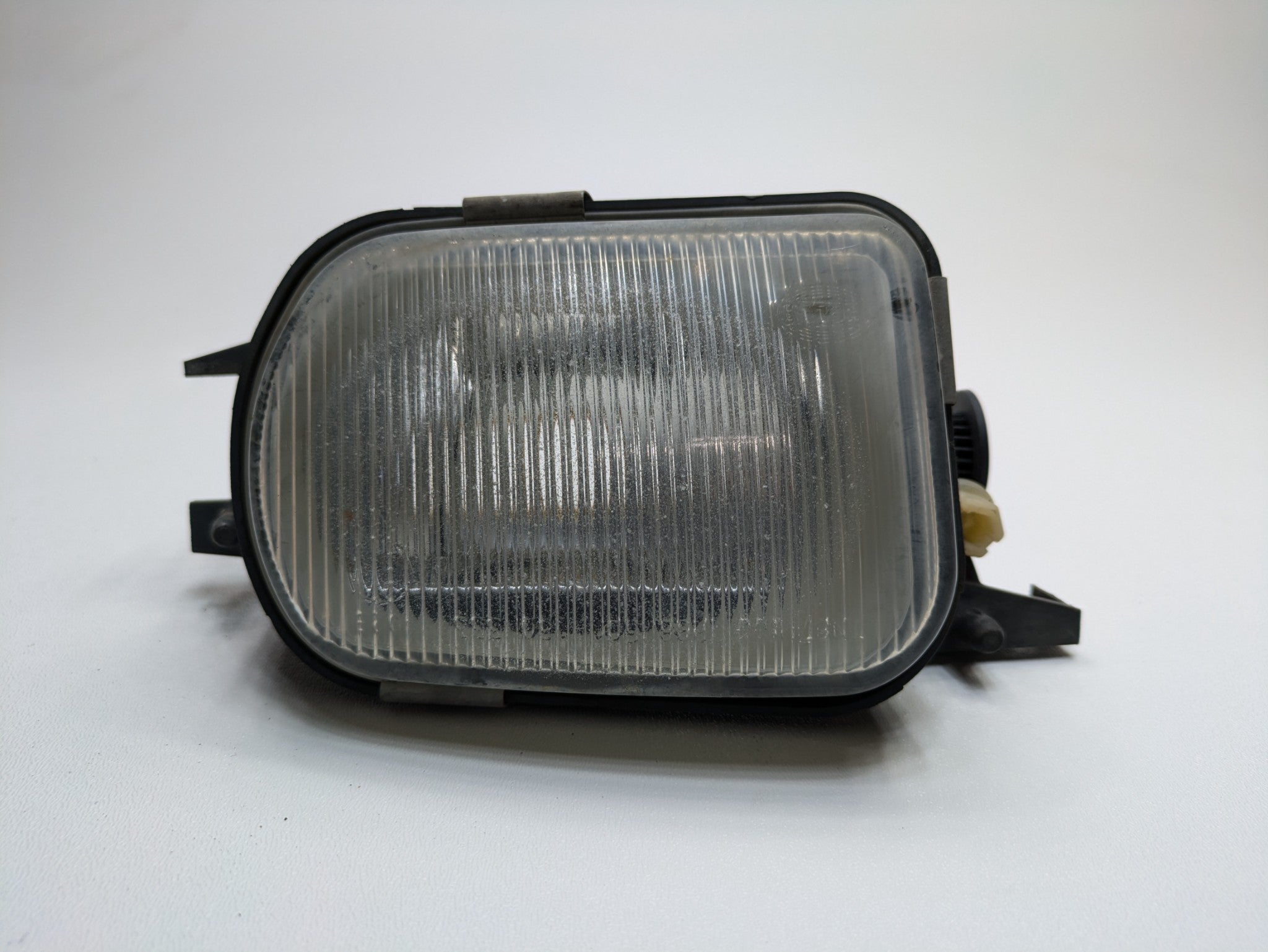 04 - 06 OEM MERCEDES-BENZ C230 FRONT LEFT DRIVER SIDE BUMPER FOG LIGHT LAMP