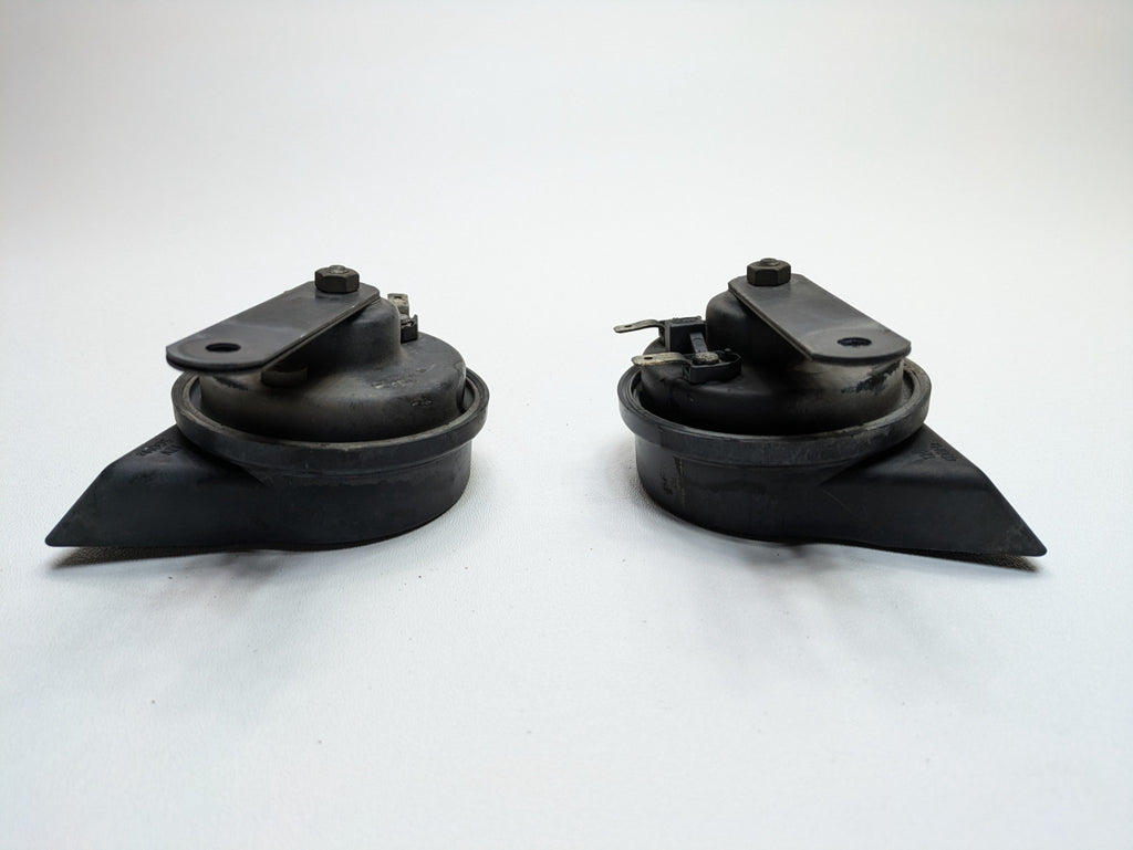 2004 - 2006 OEM MERCEDES-BENZ C230 NOTE TONE FREQUENCY PITCH SIGNAL HORN SET