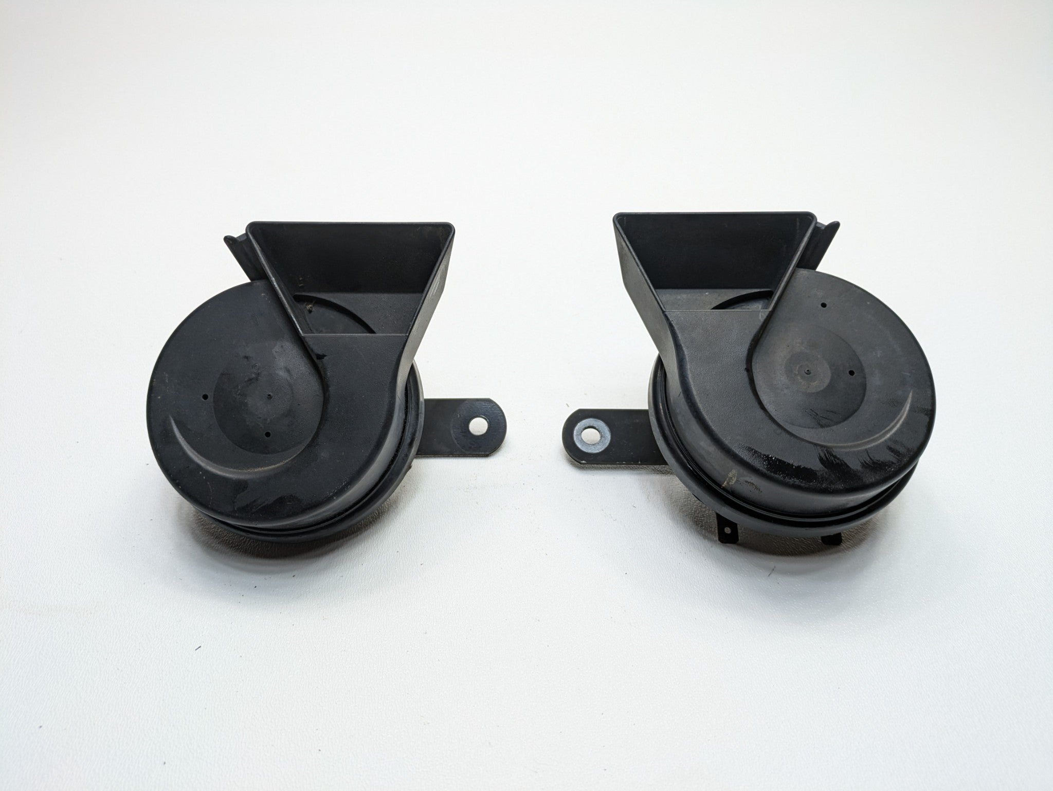 2004 - 2006 OEM MERCEDES-BENZ C230 NOTE TONE FREQUENCY PITCH SIGNAL HORN SET