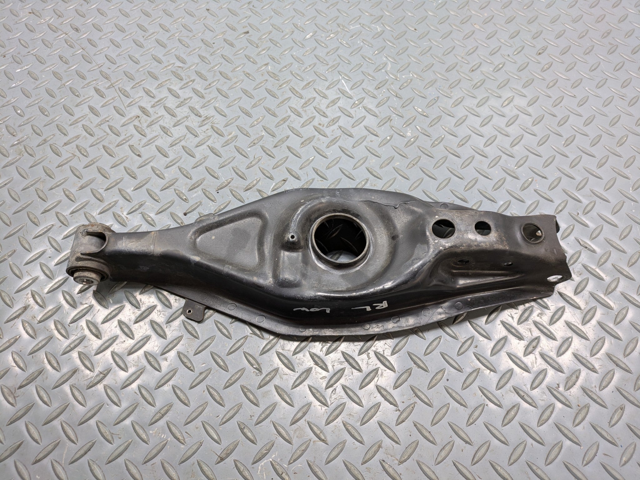 2004 - 2006 OEM MERCEDES-BENZ C230 REAR LEFT DRIVER SIDE LOWER CONTROL ARM