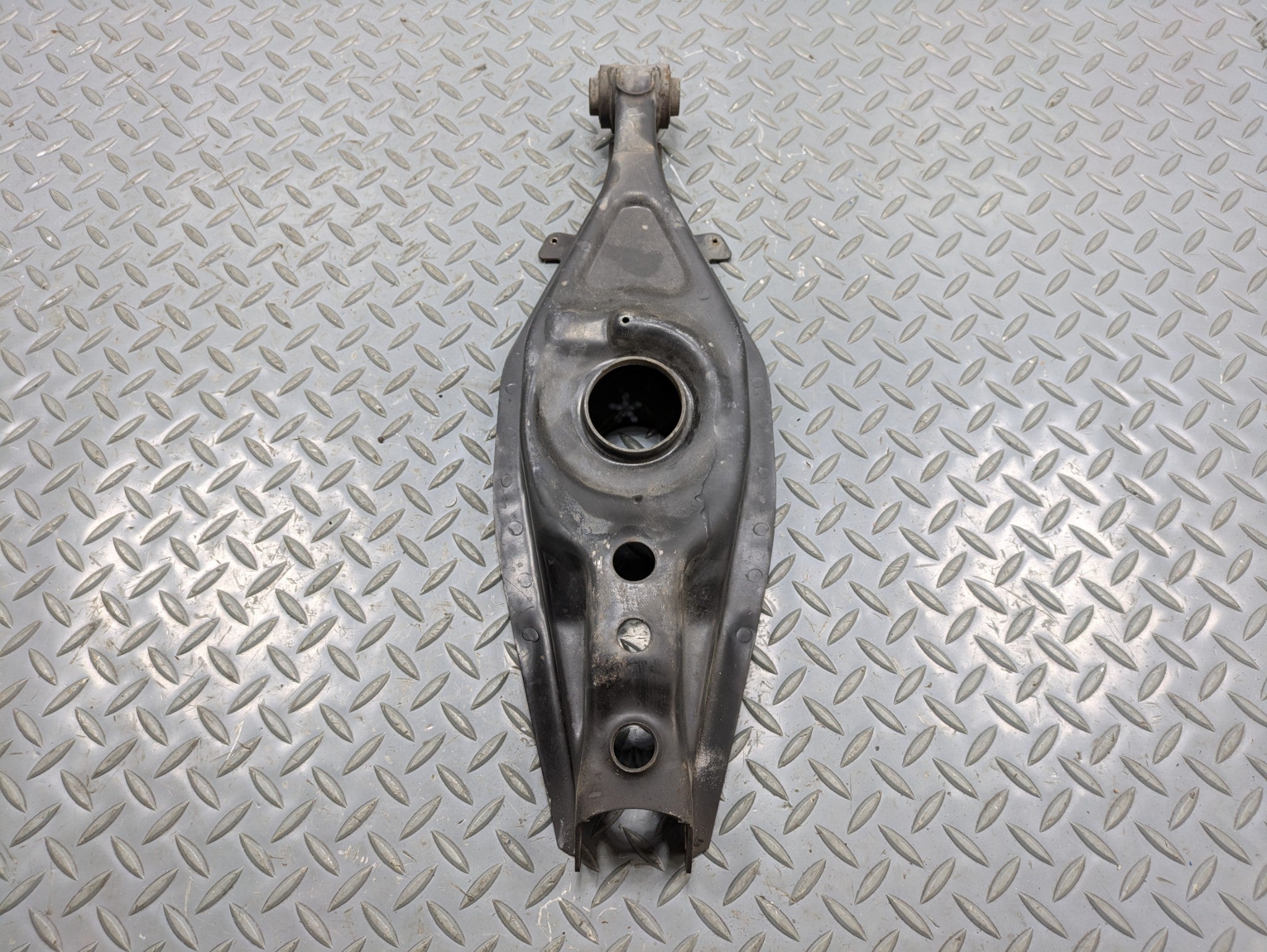 2004 - 2006 OEM MERCEDES-BENZ C230 REAR LEFT DRIVER SIDE LOWER CONTROL ARM