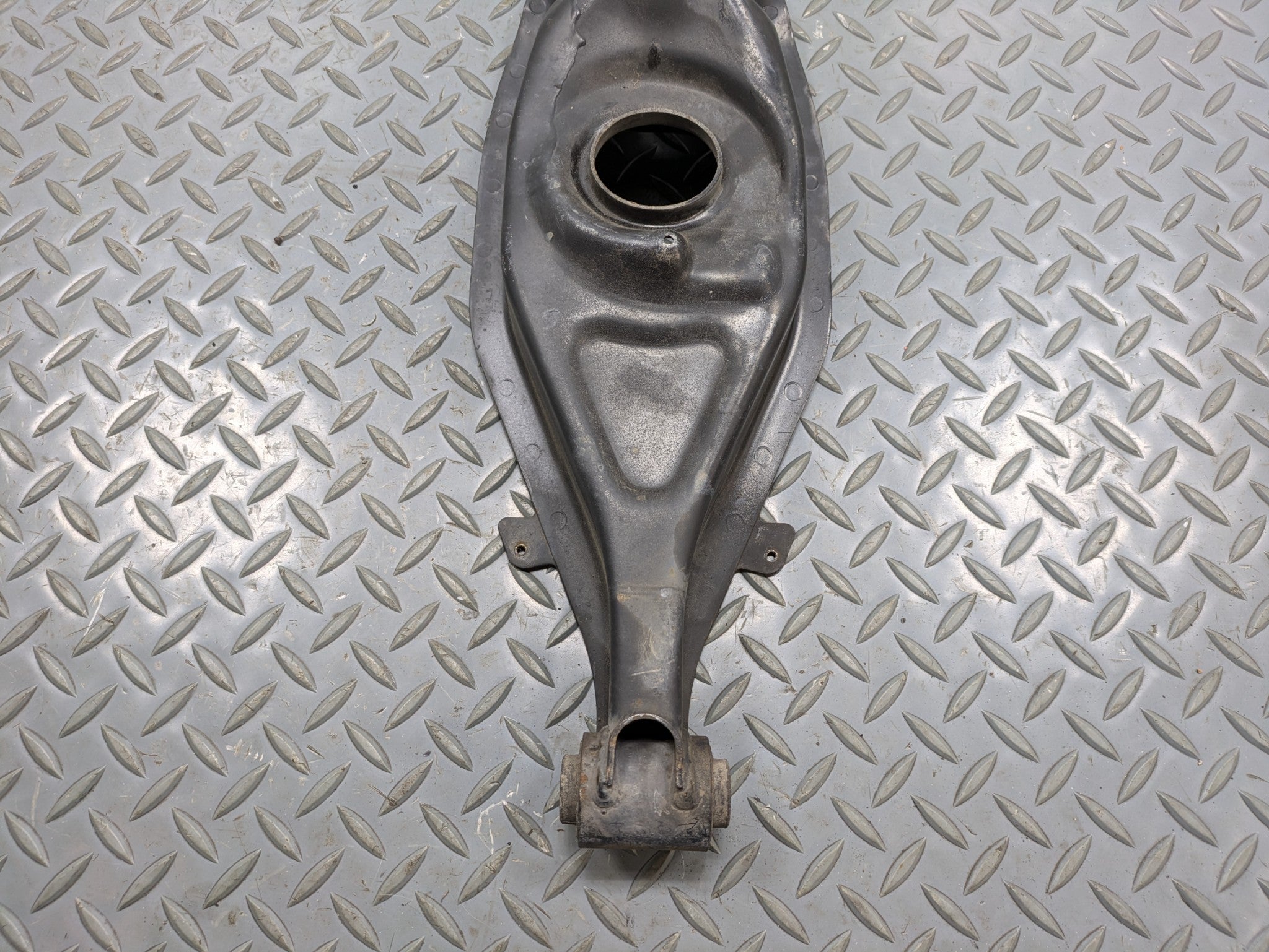 2004 - 2006 OEM MERCEDES-BENZ C230 REAR LEFT DRIVER SIDE LOWER CONTROL ARM