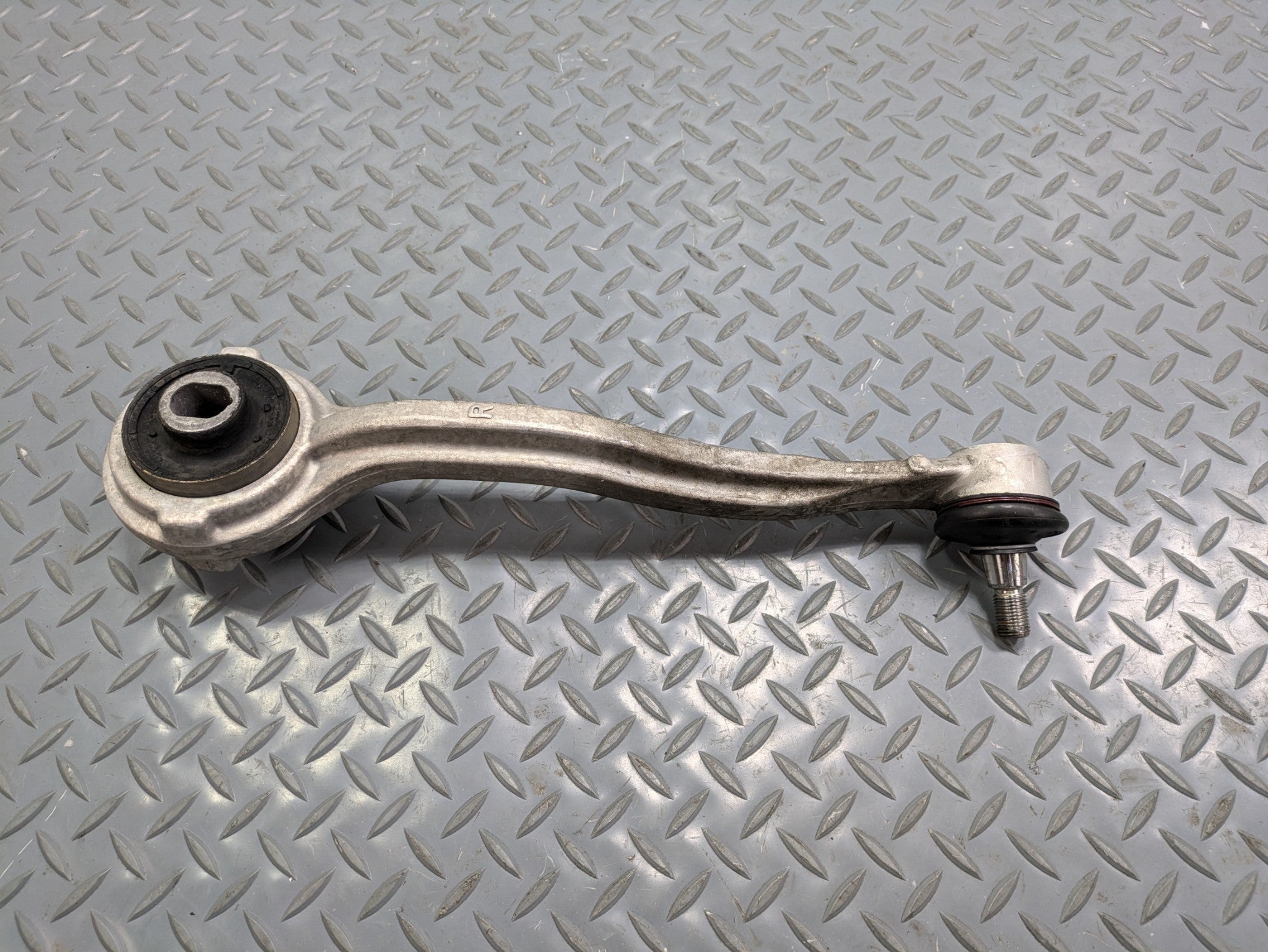 2004 - 2006 OEM MERCEDES-BENZ C230 FRONT RIGHT PASSENGER SIDE LOWER CONTROL ARM
