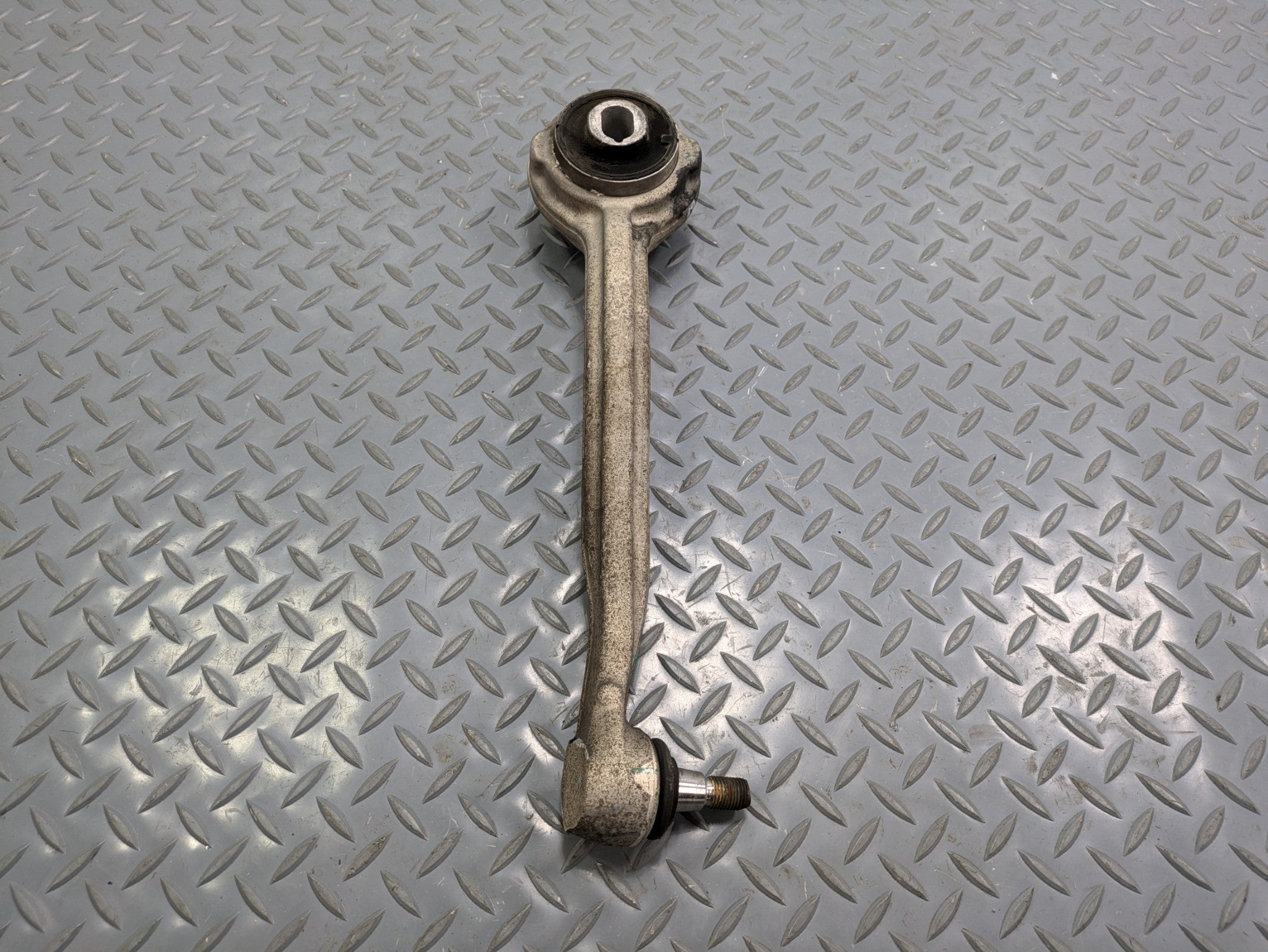 2004 - 2006 OEM MERCEDES-BENZ C230 FRONT LEFT DRIVER SIDE LOWER CONTROL ARM