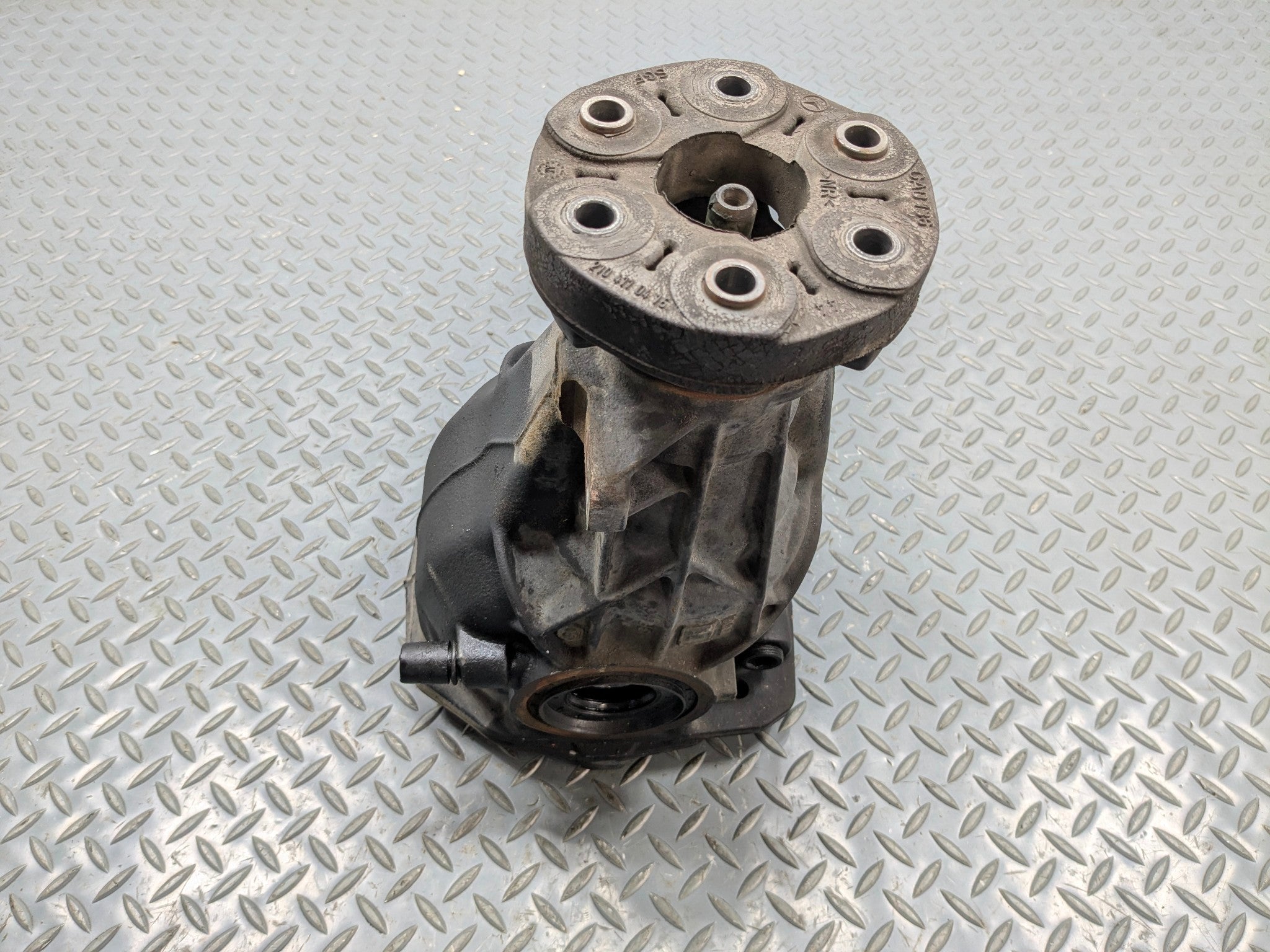 2004 - 2006 OEM MERCEDES-BENZ C230 REAR AXLE DIFFERENTIAL CARRIER ASSEMBLY 3.27