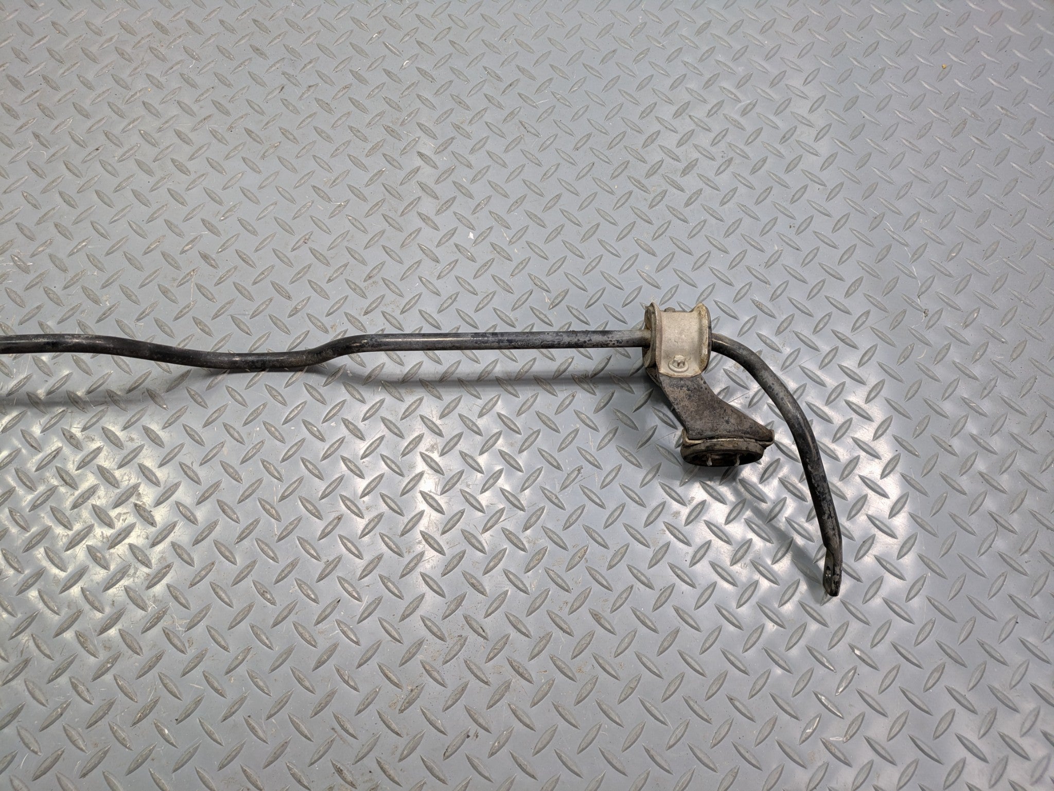 2004 - 2006 OEM MERCEDES-BENZ C230 REAR STABILIZER SUSPENSION ANTI ROLL SWAY BAR