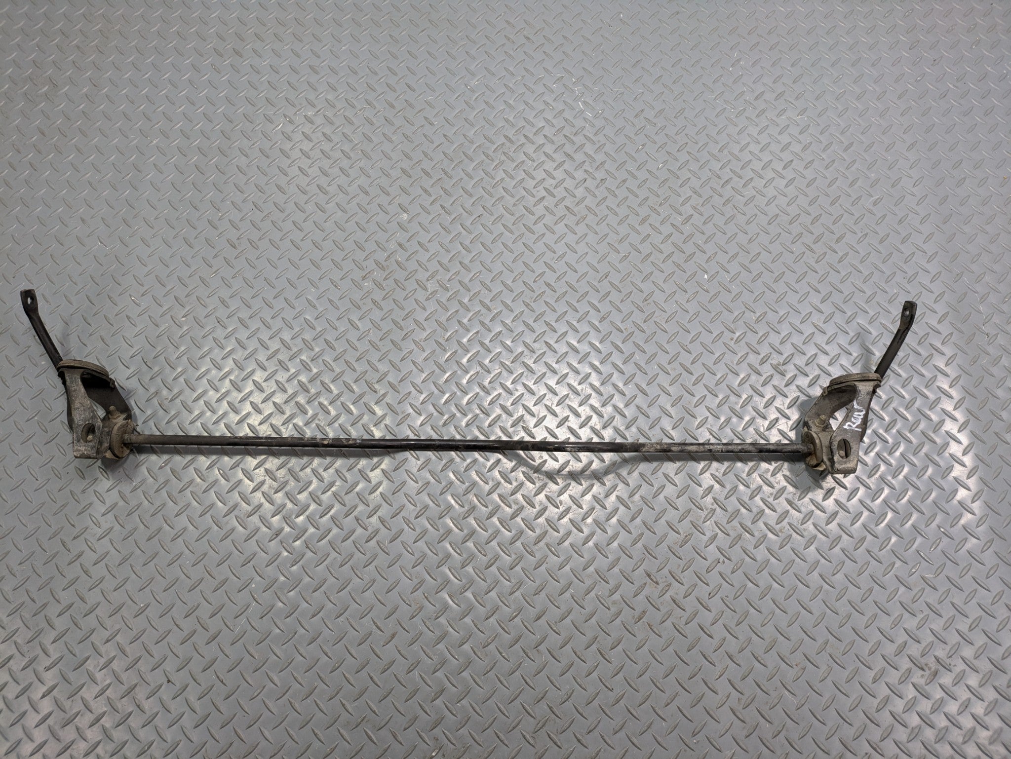 2004 - 2006 OEM MERCEDES-BENZ C230 REAR STABILIZER SUSPENSION ANTI ROLL SWAY BAR