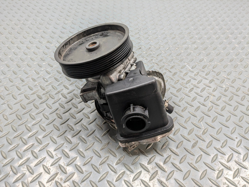 2004 - 2006 OEM MERCEDES-BENZ C230 POWER STEERING PUMP WITH PULLEY AND RESERVOIR