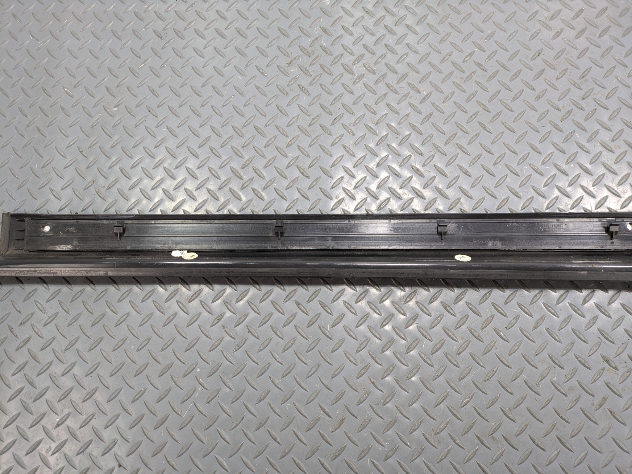 2004 - 2006 OEM MERCEDES-BENZ C230 FRONT LEFT DRIVER SIDE DOOR SILL PLATE